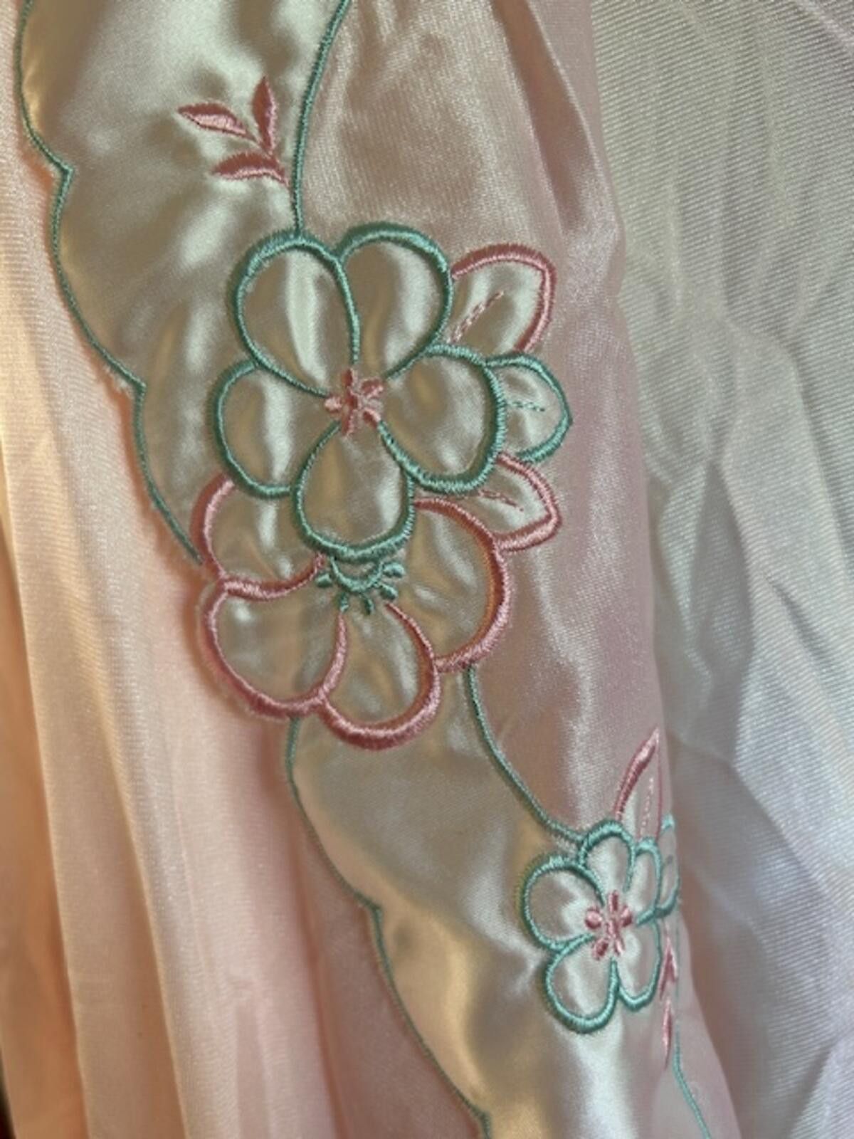 Other Vintage Pink Satin Long Robe with Embroidered Floral Detail Size ONE SIZE - 2 Thumbnail