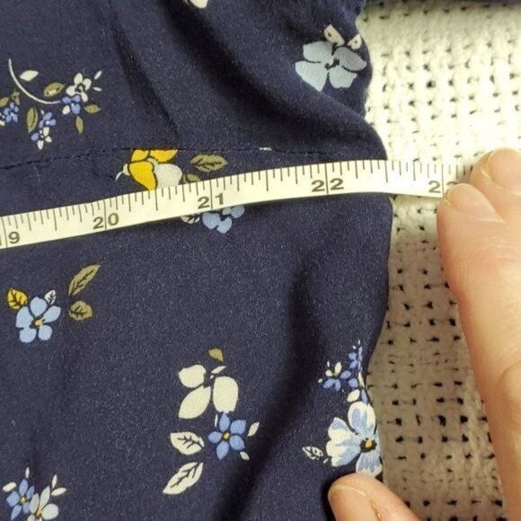 Vintage Brina & Em Sz. XL Blue Patterned Floral Vneck Button Down Tu Size XL / US 12-14 / IT 48-50 - 7 Thumbnail
