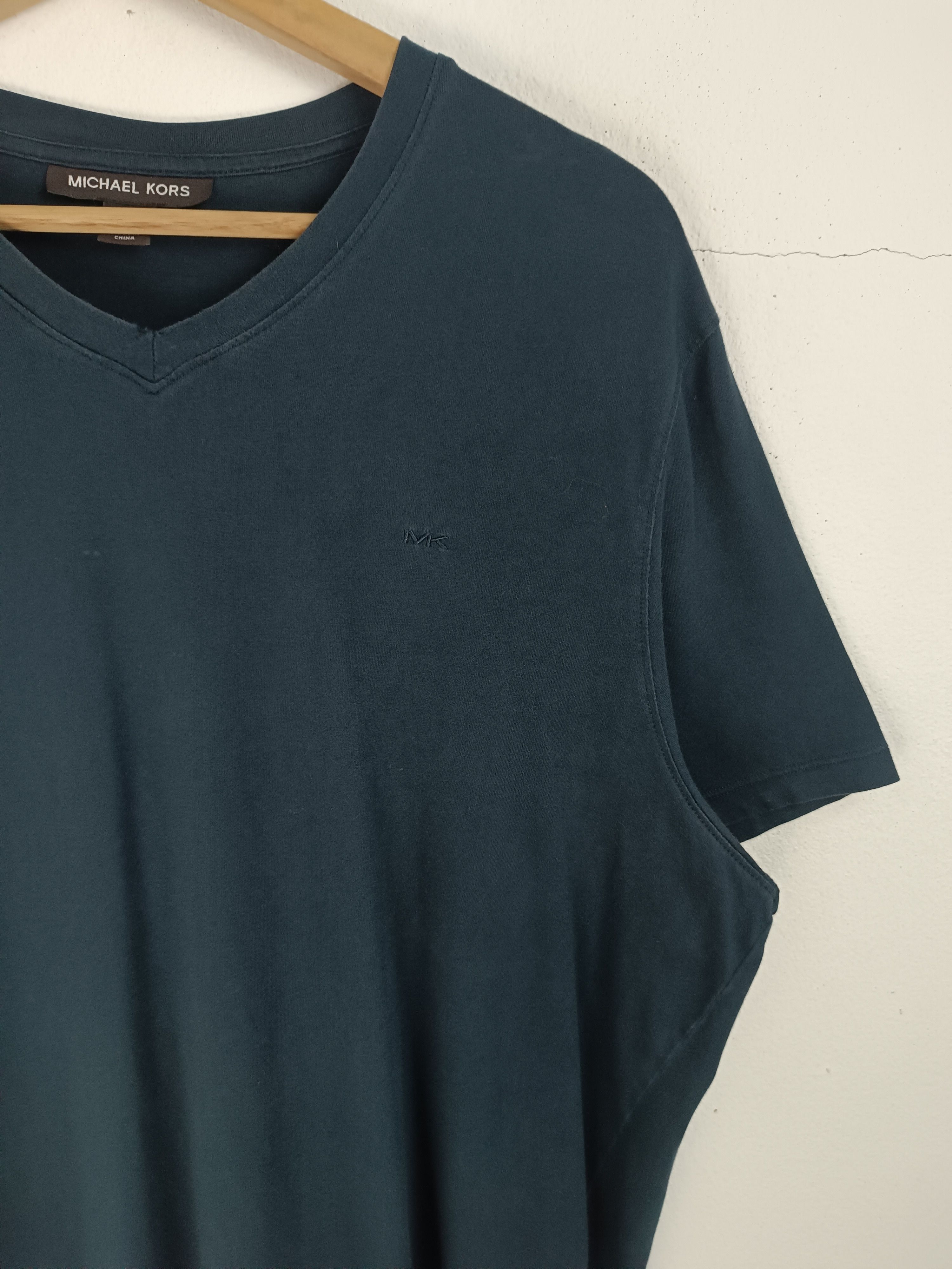 Michael Kors VINTAGE FADED MICHAEL KORS DISTRESSED V NECK TEE Size US L / EU 52-54 / 3 - 6 Thumbnail