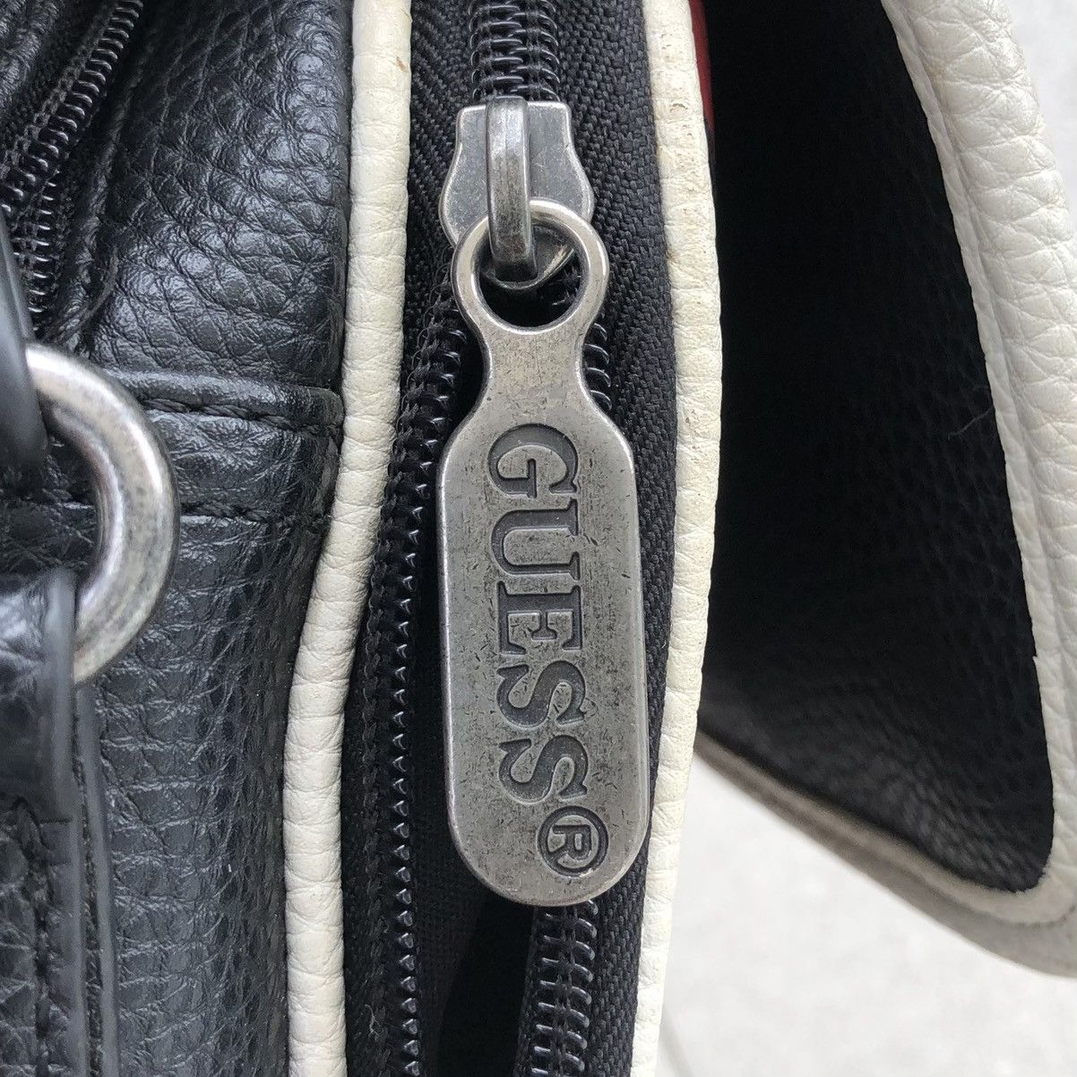 Guess SS19 GUESS Big LOGO embossed Leather Shoulder Bag Size ONE SIZE - 7 Thumbnail