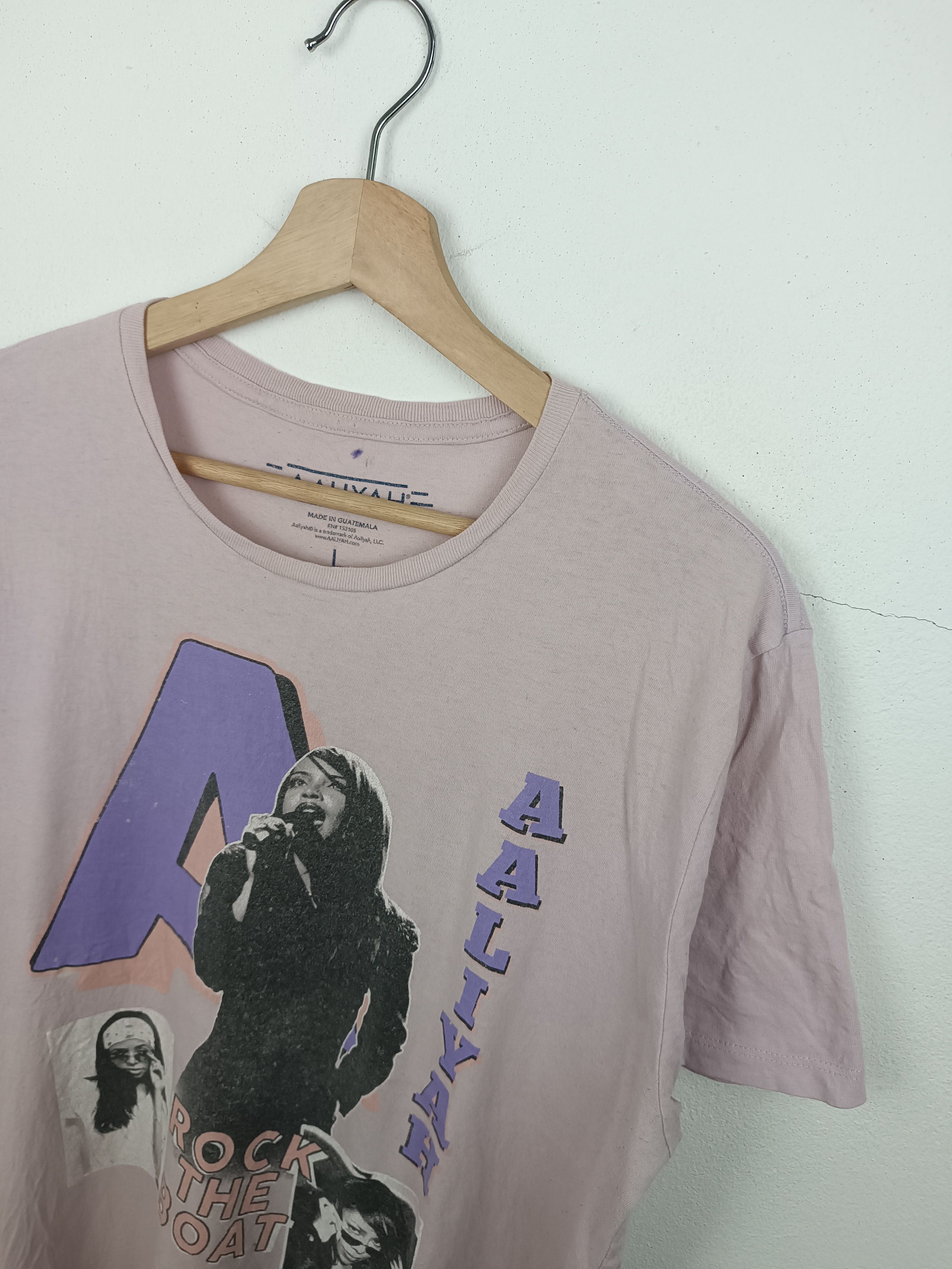 Rap Tees VINTAGE AALIYAH ROCK THE BOAT RAP TEE left eye jcole tupac Size US L / EU 52-54 / 3 - 11 Thumbnail