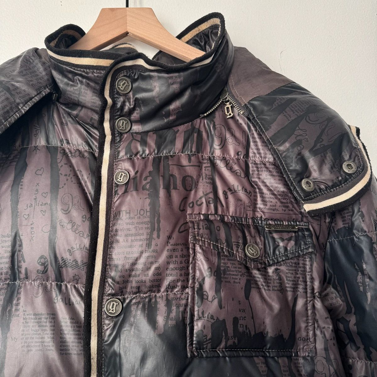 John Galliano AW2010 John Galliano Magazine Newspapers Hood Puffer Jacket Size US M / EU 48-50 / 2 - 3 Thumbnail