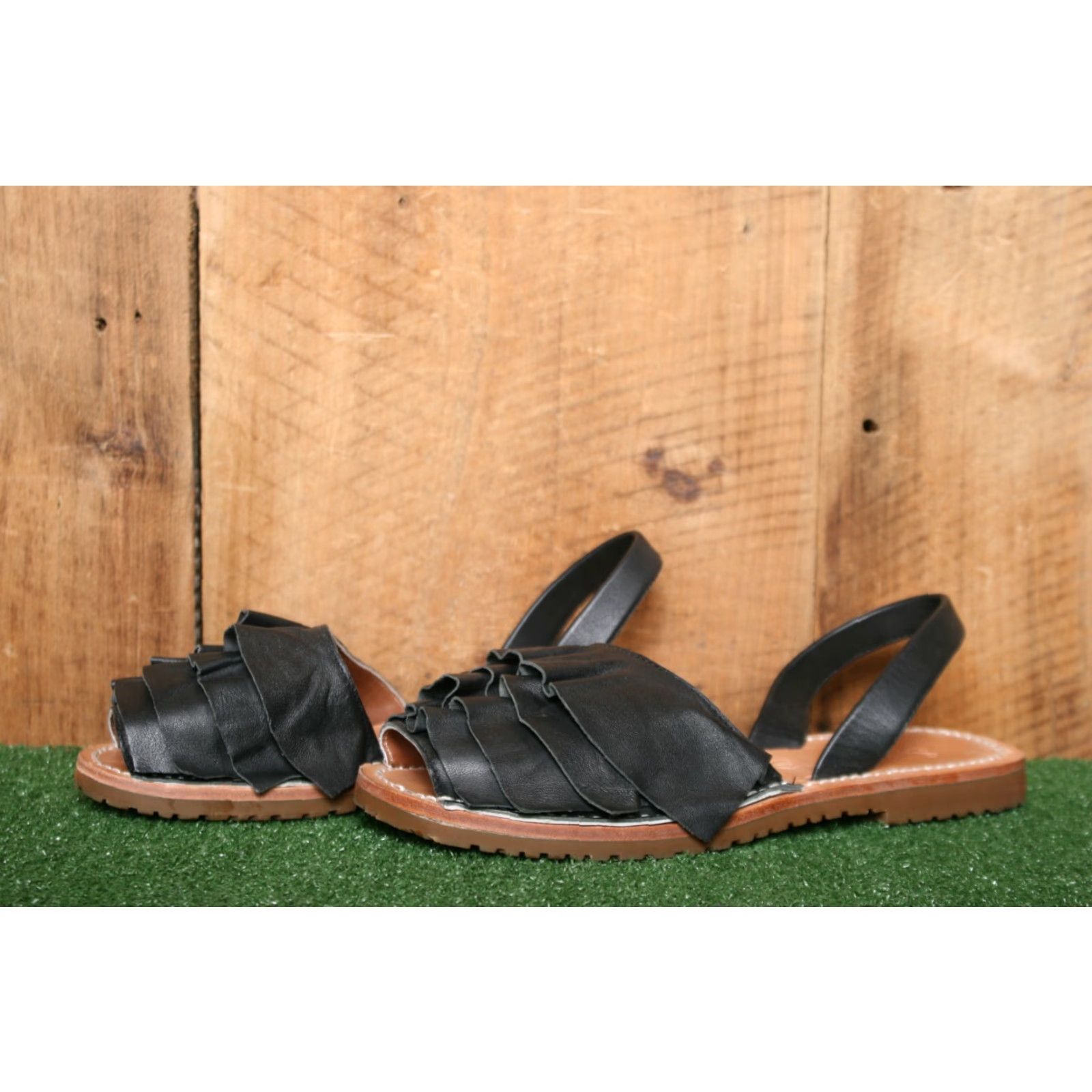Seychelles Seychelles Black Leather Slingback Peep Toe Sandals Women's US 7 Size 7 Sandal Slingback Brand Seychelles Women Size US 7 / IT 37 - 2 Thumbnail