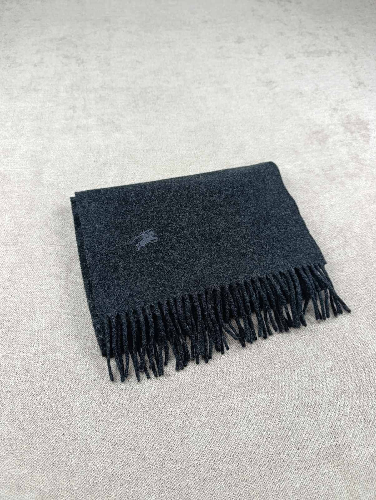 Burberry BURBERRY VINTAGE LAMB WOOL SCARF UNISEX Size ONE SIZE - 7 Thumbnail