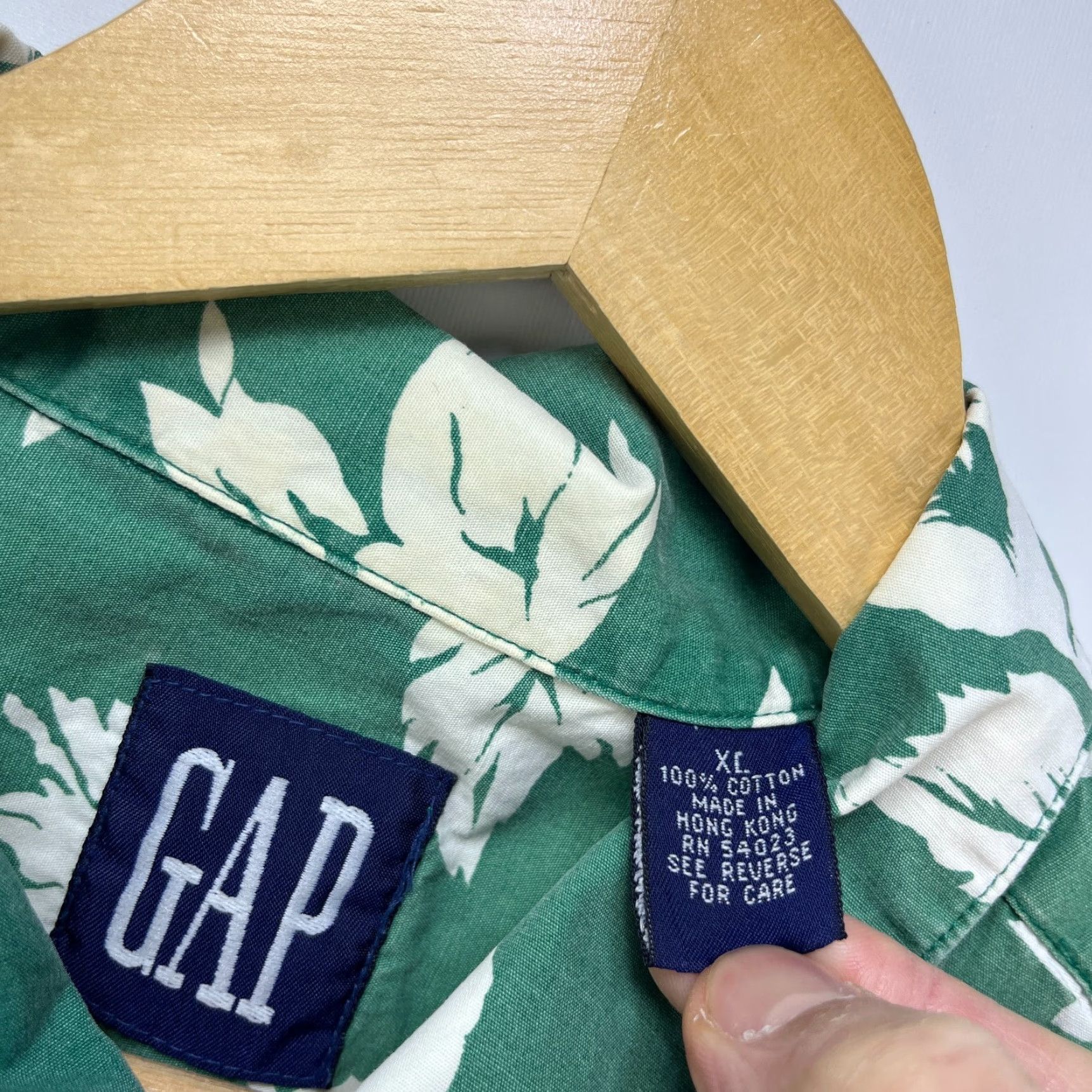 Gap VINTAGE Gap Hawaiian Flower Button-Up Shirt XL Mens Green 90s T-Shirt Size US XL / EU 56 / 4 - 3 Thumbnail