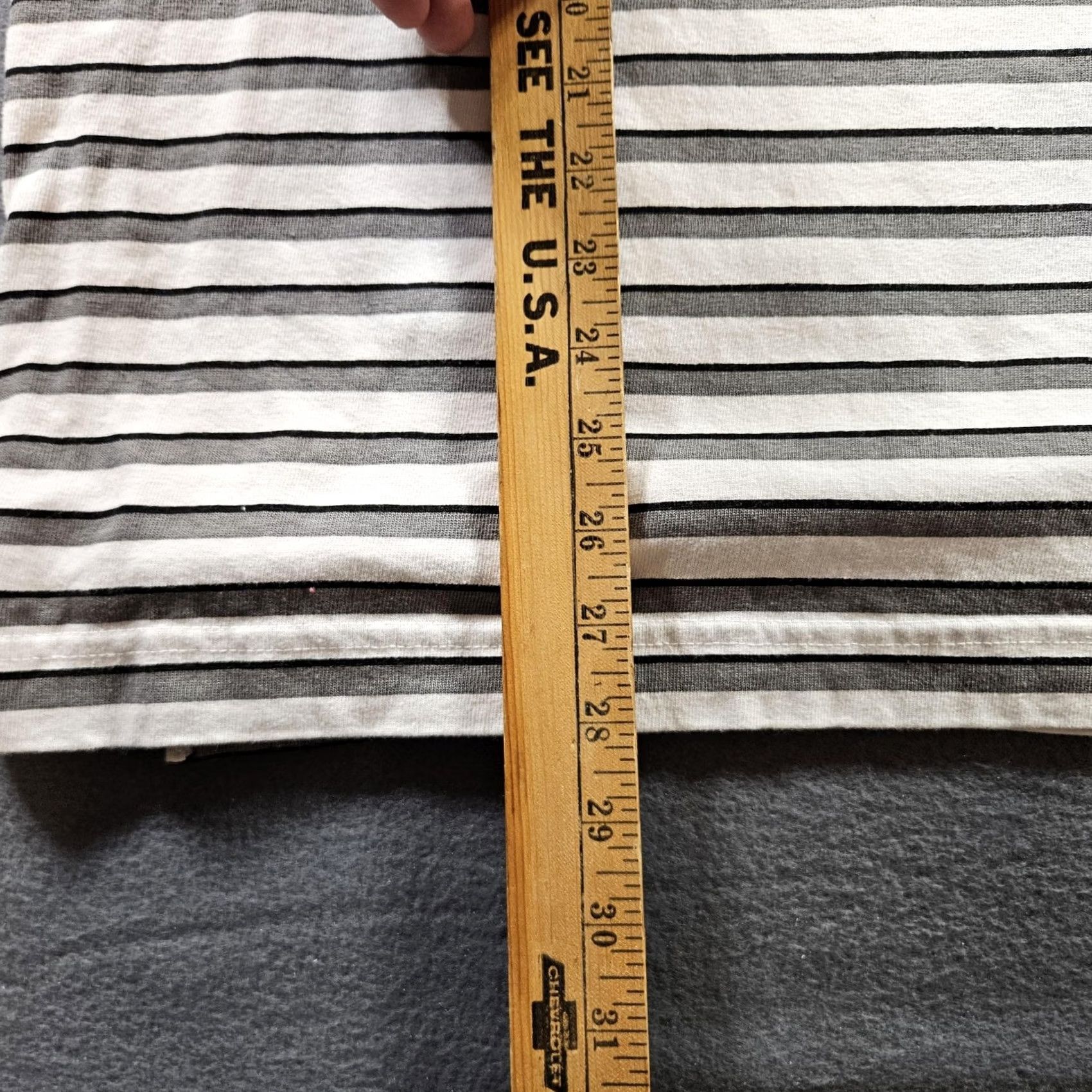 Aeropostale VINTAGE Aeropostale Shirt Mens M Gray Black Striped Crew Neck Short Sleeve Tee 90s Sportswear Size US M / EU 48-50 / 2 - 5 Thumbnail