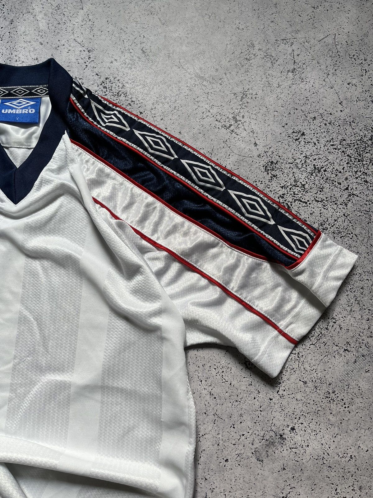Umbro Vintage Umbro Soccer Jersey T-shirt Stripes Logo Tee Y2K USA Size US S / EU 44-46 / 1 - 3 Thumbnail