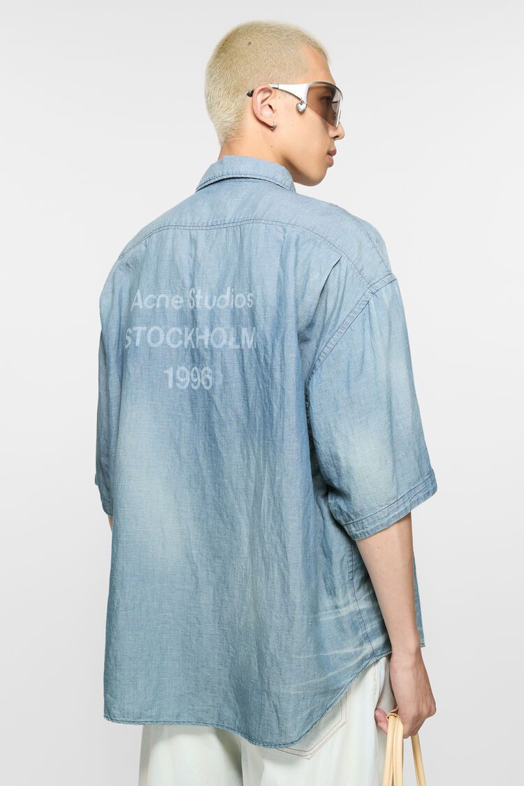 Acne Studios o1tko10825 Back Logo Stamp Denim Linen Shirt in Blue Size US M / EU 48-50 / 2 - 3 Thumbnail