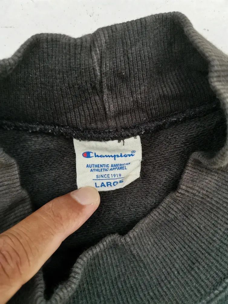 Champion Rare!!! Champion Embroidered Logo Sweatshirt Size US L / EU 52-54 / 3 - 3 Thumbnail