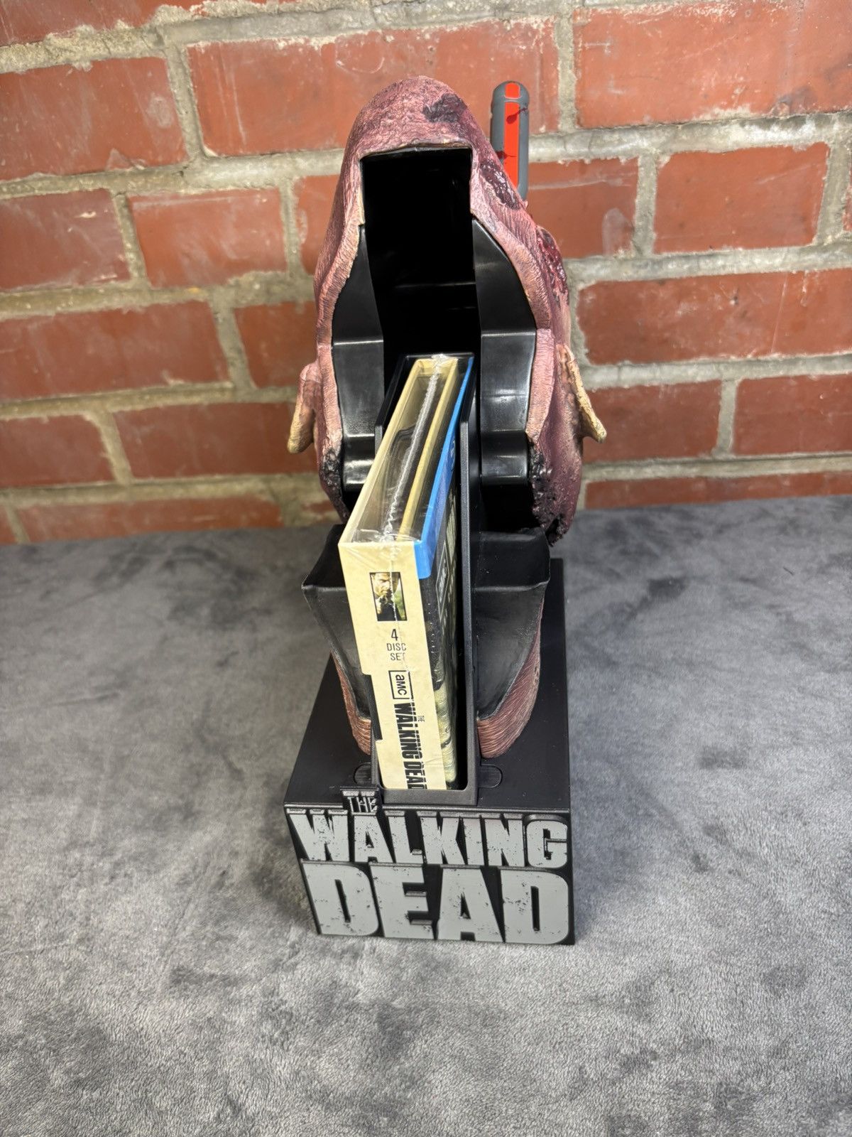 Other The Walking Dead Season 2 Disc Set CD, Zombie Head Display Size ONE SIZE - 11 Thumbnail