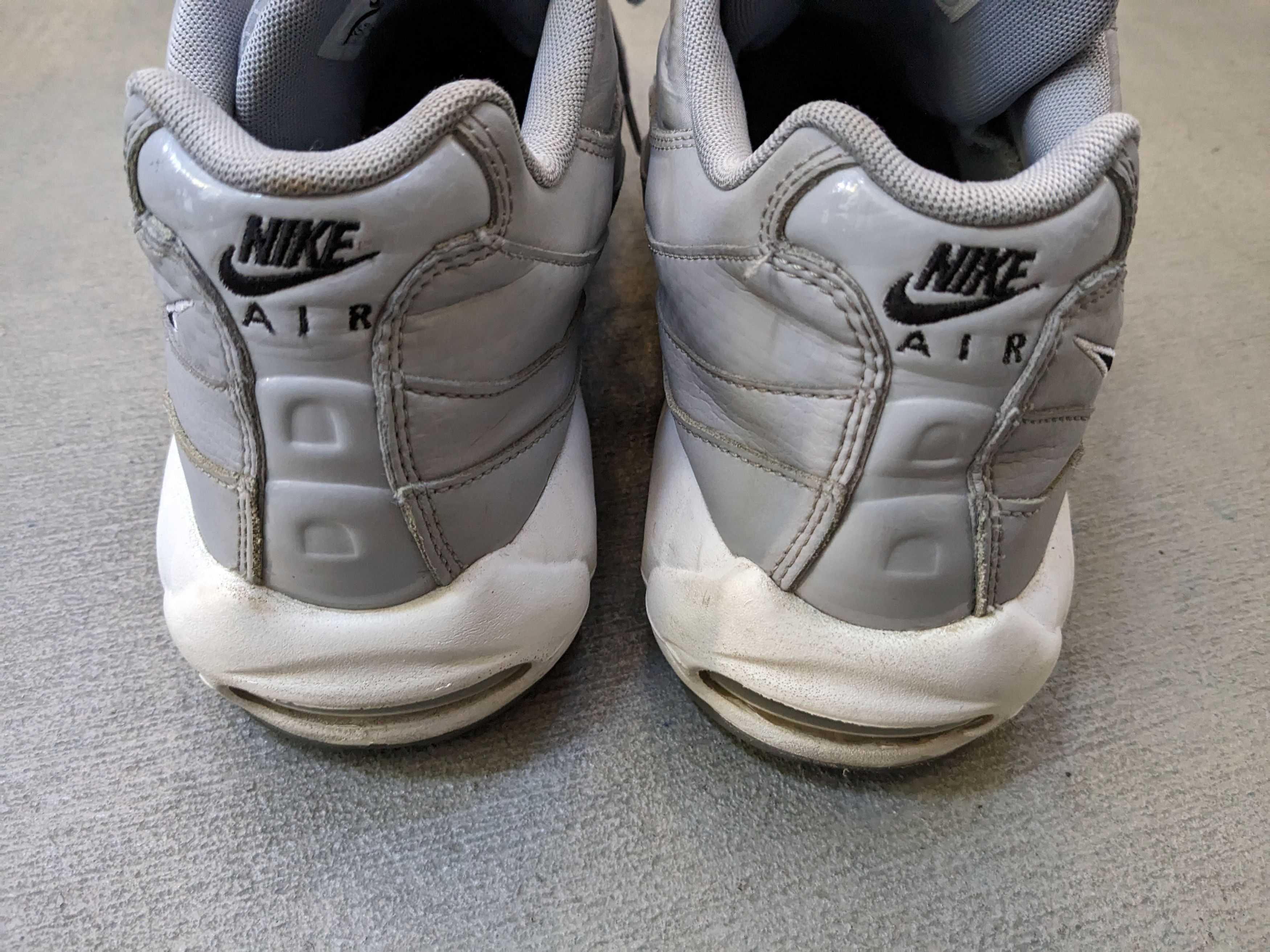 Nike Nike Air Max 95 SE Pull Tab Wolf Grey 11.5 AQ4129-001 Size US 11.5 / EU 44-45 - 12 Thumbnail