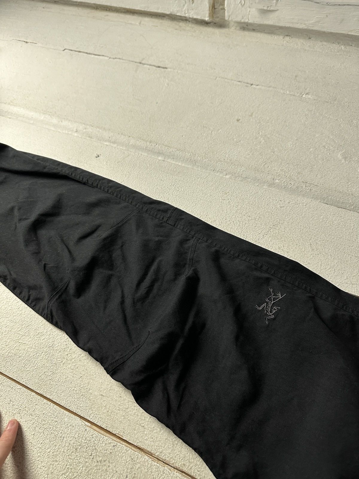 Arc'teryx 🚨 RARE ARC’TERYX BLACK CARGO MULTIPOCKET TRACKING Size 27" / US 4 / IT 40 - 5 Thumbnail