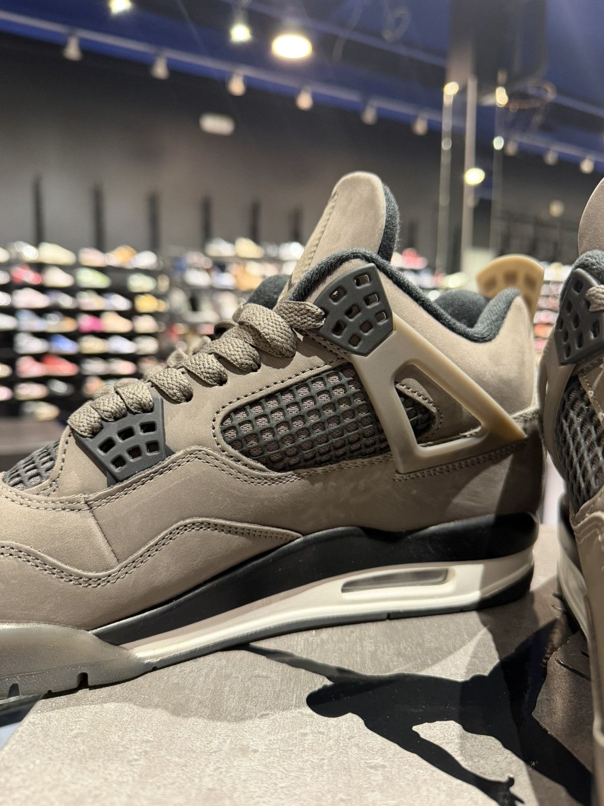 Jordan Brand Size 10.5 - Jordan 4 Retro Cave Stone Size US 10.5 / EU 43-44 - 6 Thumbnail