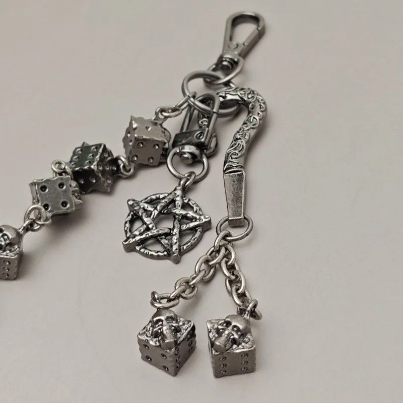Vintage Vintage Dice Skull Jeans Chain Size ONE SIZE - 2 Thumbnail