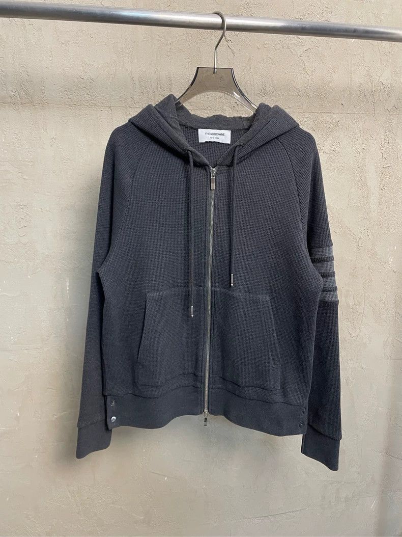 Thom Browne Thom browne Gray four-striped waffe zipper jacket 2504-Next Size US S / EU 44-46 / 1 - 1 Thumbnail
