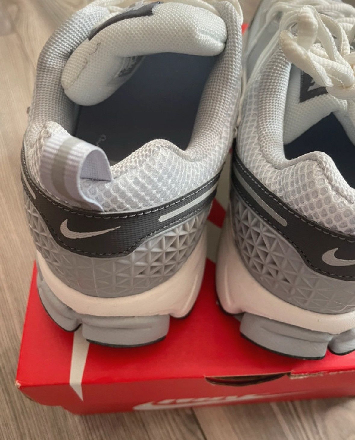 Nike Nike Zoom Vomero 5 buty sneakersy Size US 8.5 / IT 38.5 - 4 Thumbnail