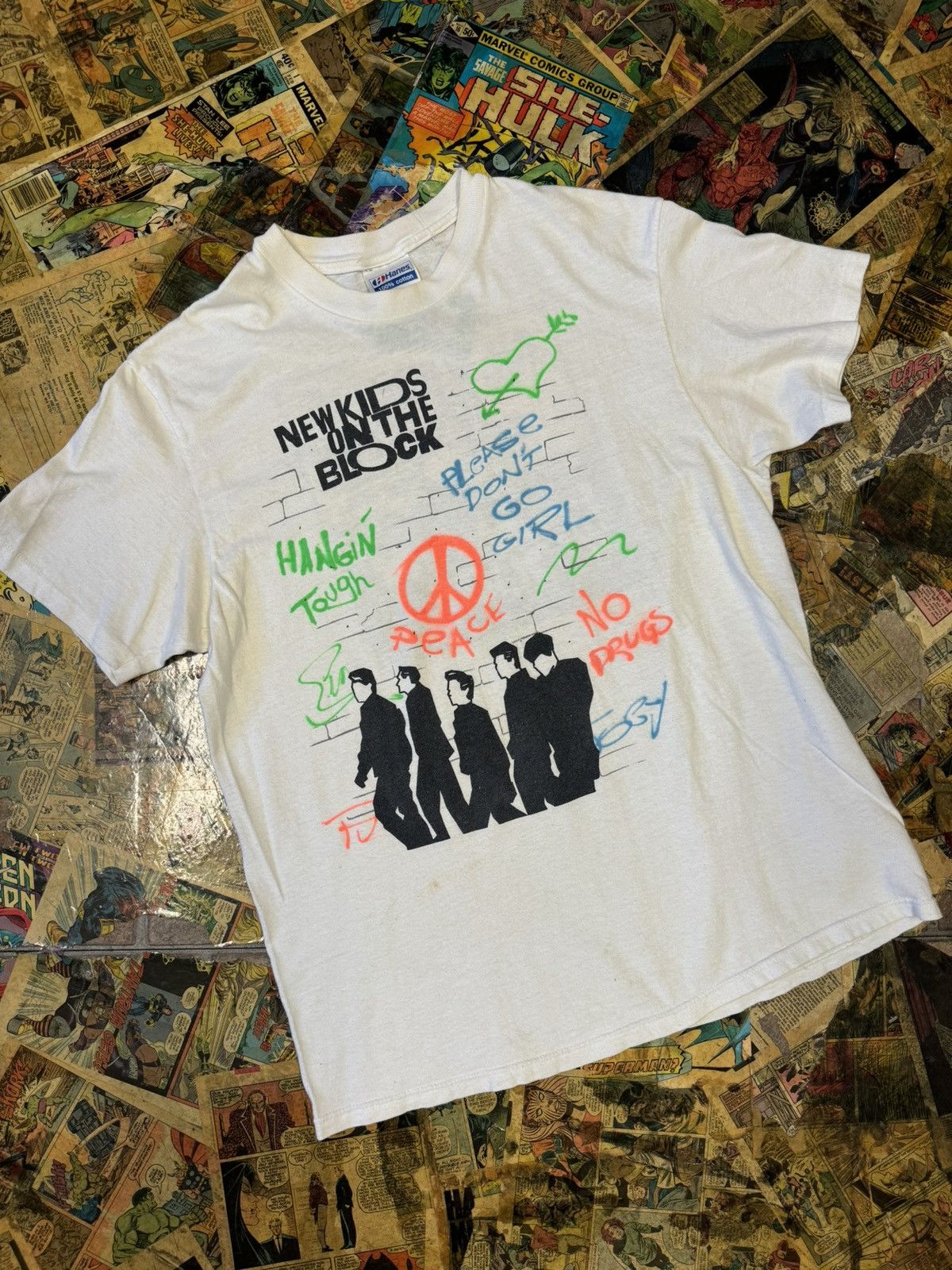 Vintage 1989 New Kids on the Block ‘Hangin Tough’ tee Size US L / EU 52-54 / 3 - 1 Thumbnail