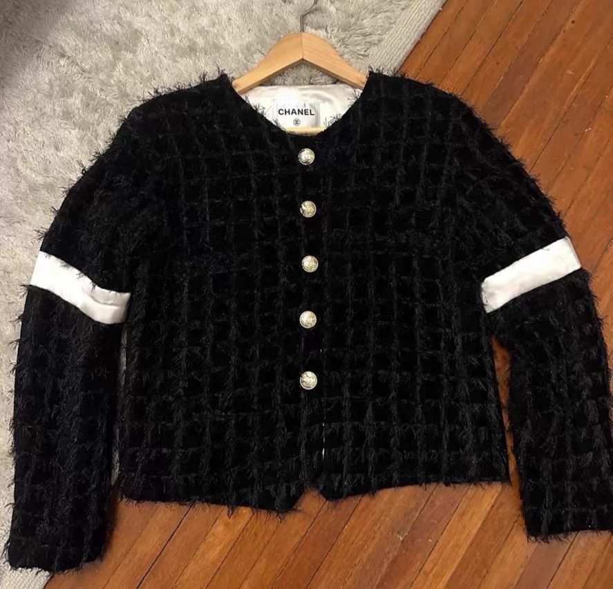 Chanel Chanel Women's 34h Jacket Size XS / US 0-2 / IT 36-38 - 1 Thumbnail