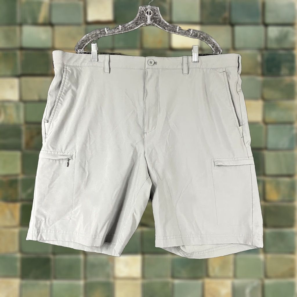 Izod IZOD Chino Golf Shorts Gray Size 42 Mens Size US 42 / EU 58 - 1 Thumbnail