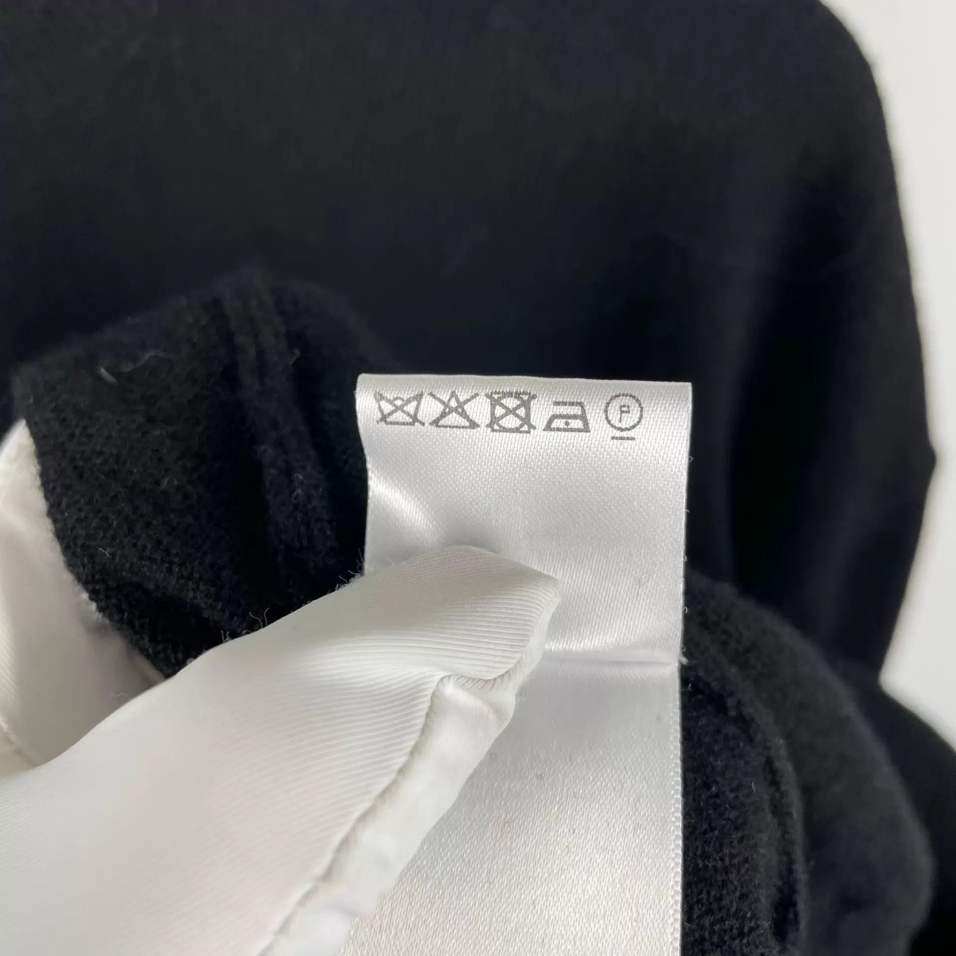 Givenchy Givenchy cashmere sweatshirt XS 260408SXH7J08 Size US XS / EU 42 / 0 - 9 Thumbnail