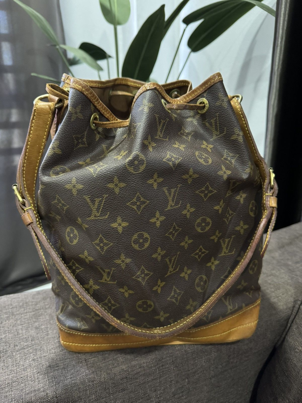 Louis Vuitton Vintage Monogram Canvas Leather Noe Shoulder Bag Size ONE SIZE - 4 Thumbnail