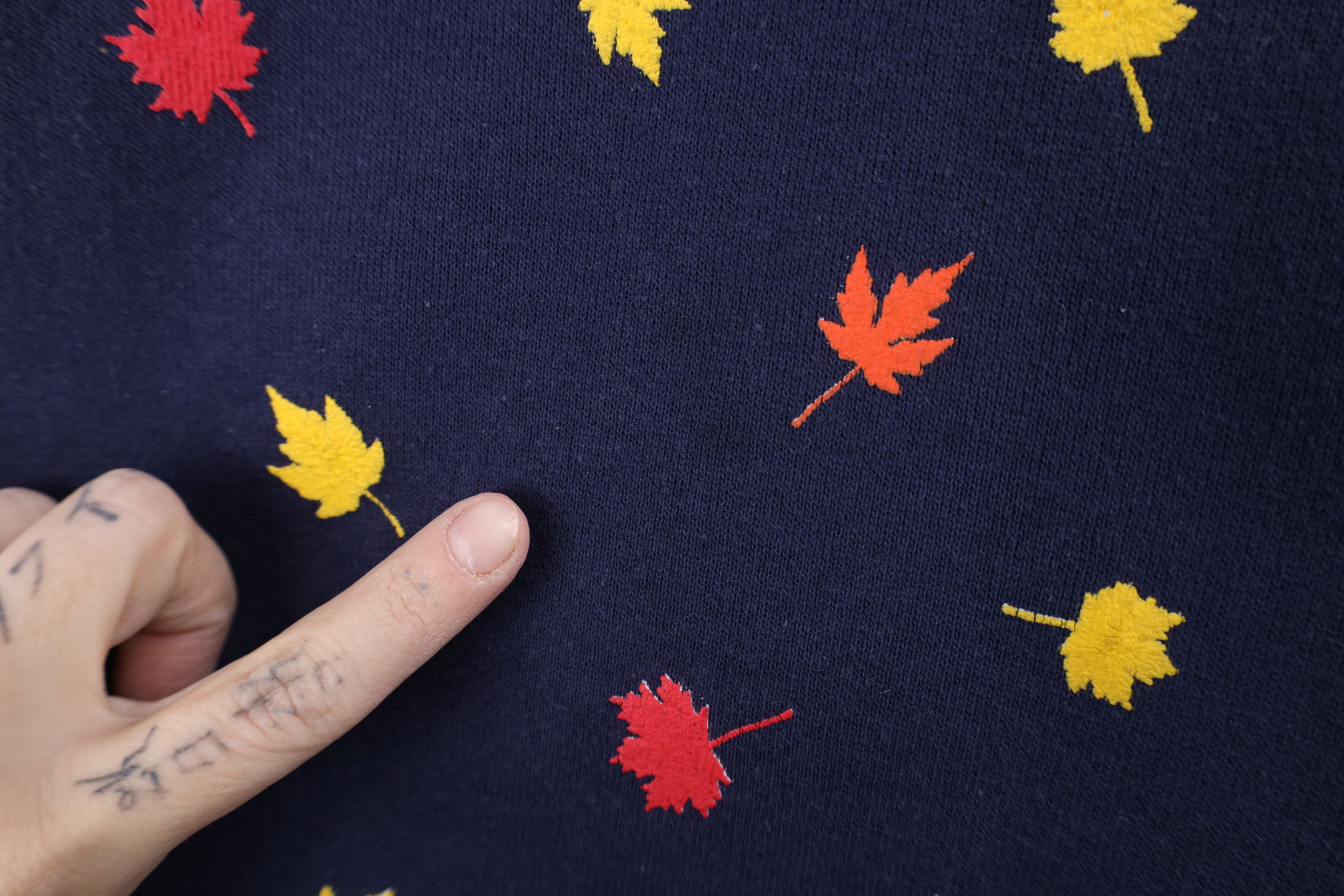 Vintage Vintage 90s Streetwear Autumn Leaf Crewneck Sweatshirt USA Size XL / US 12-14 / IT 48-50 - 5 Thumbnail