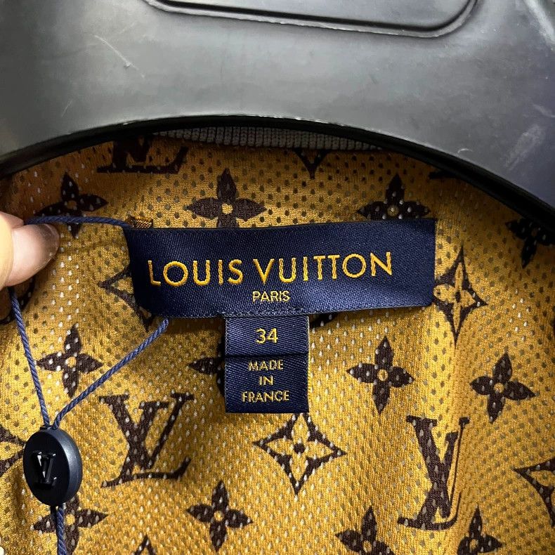 Louis Vuitton Louis Vuitton Silver metallic bomber jacket Size XXS / US 00 / IT 34 - 3 Thumbnail