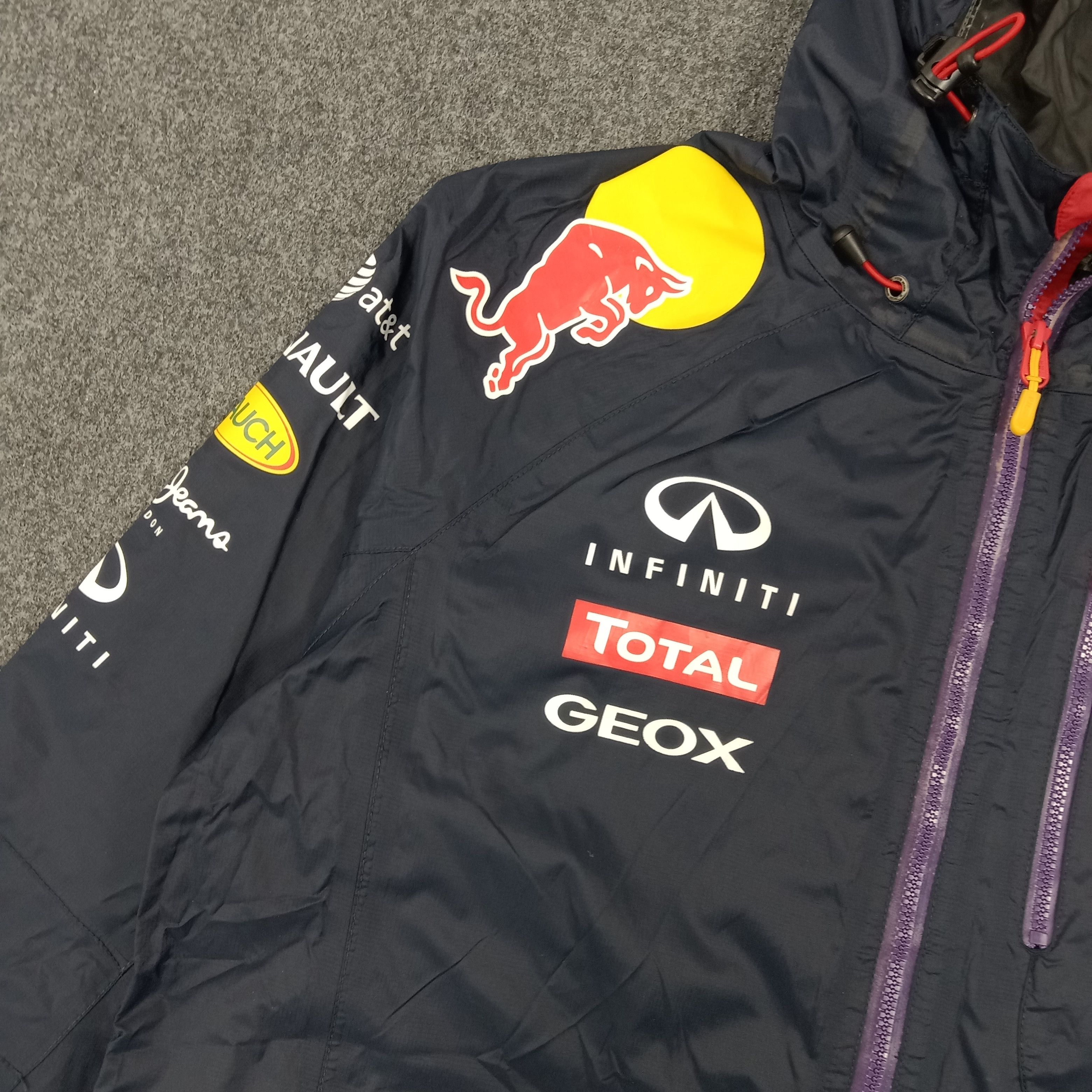 Pepe Jeans × Red Bull × Vintage Redbull Racing X Pepe Jeans Outdoor Waterproof Jacket Size US M / EU 48-50 / 2 - 7 Thumbnail