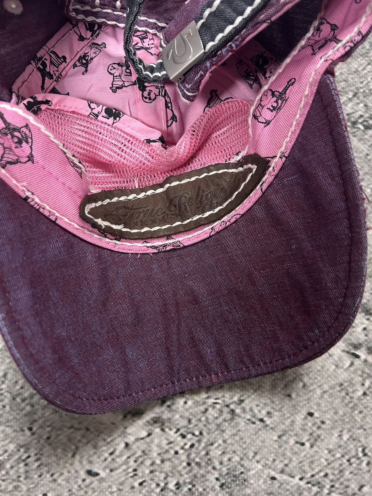 True Religion True Religion hat vintage red cap studded big logo horseshoe Size ONE SIZE - 4 Thumbnail
