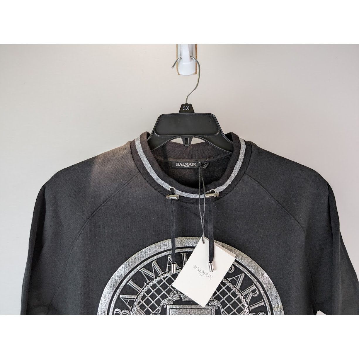 Balmain o1rshd1 Front Logo Crest Sweater in Black Size US M / EU 48-50 / 2 - 3 Thumbnail