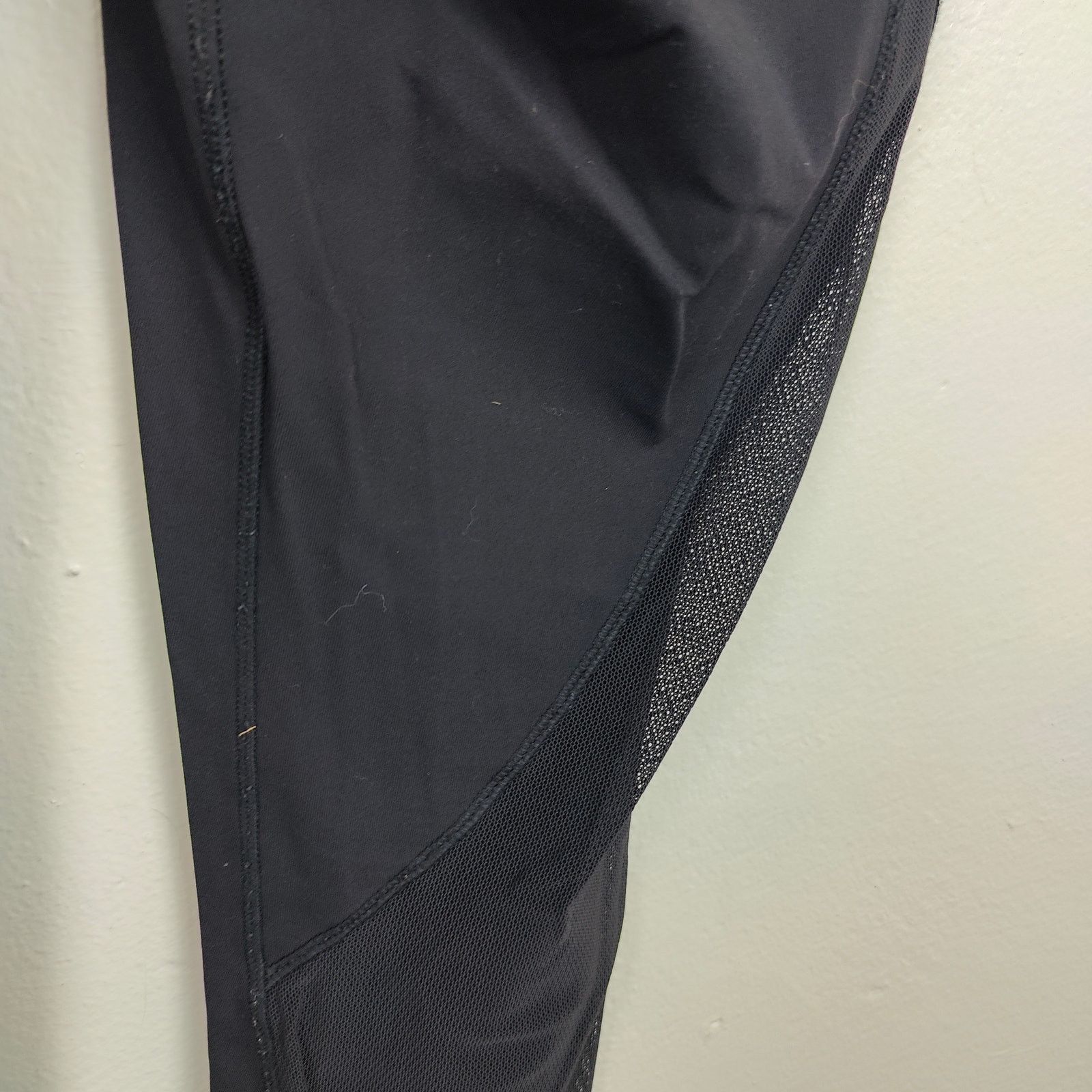 Lululemon Lululemon Crop Leggings Womens 4 Black Mesh Activewear Size 27" / US 4 / IT 40 - 6 Thumbnail