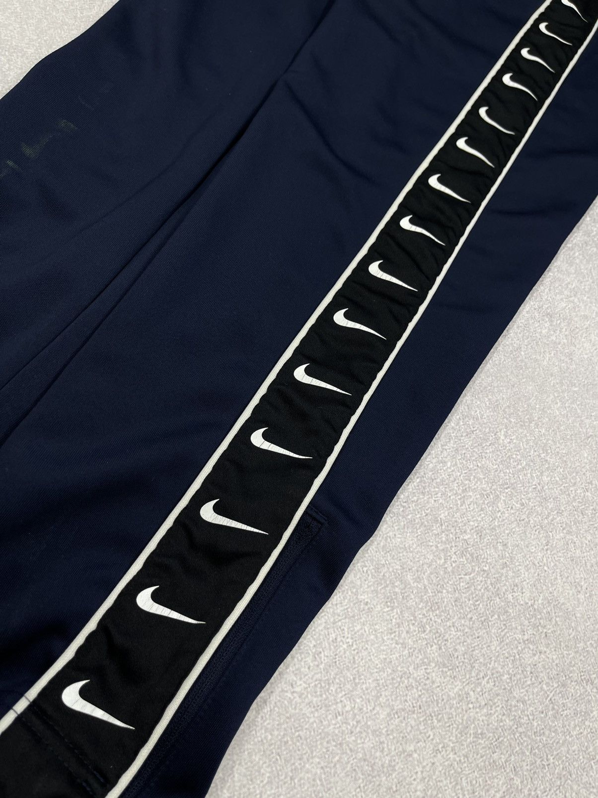 Nike Mens Nike Multilogo Swoosh Navy Sweatpants Lampas Size US 30 / EU 46 - 7 Thumbnail
