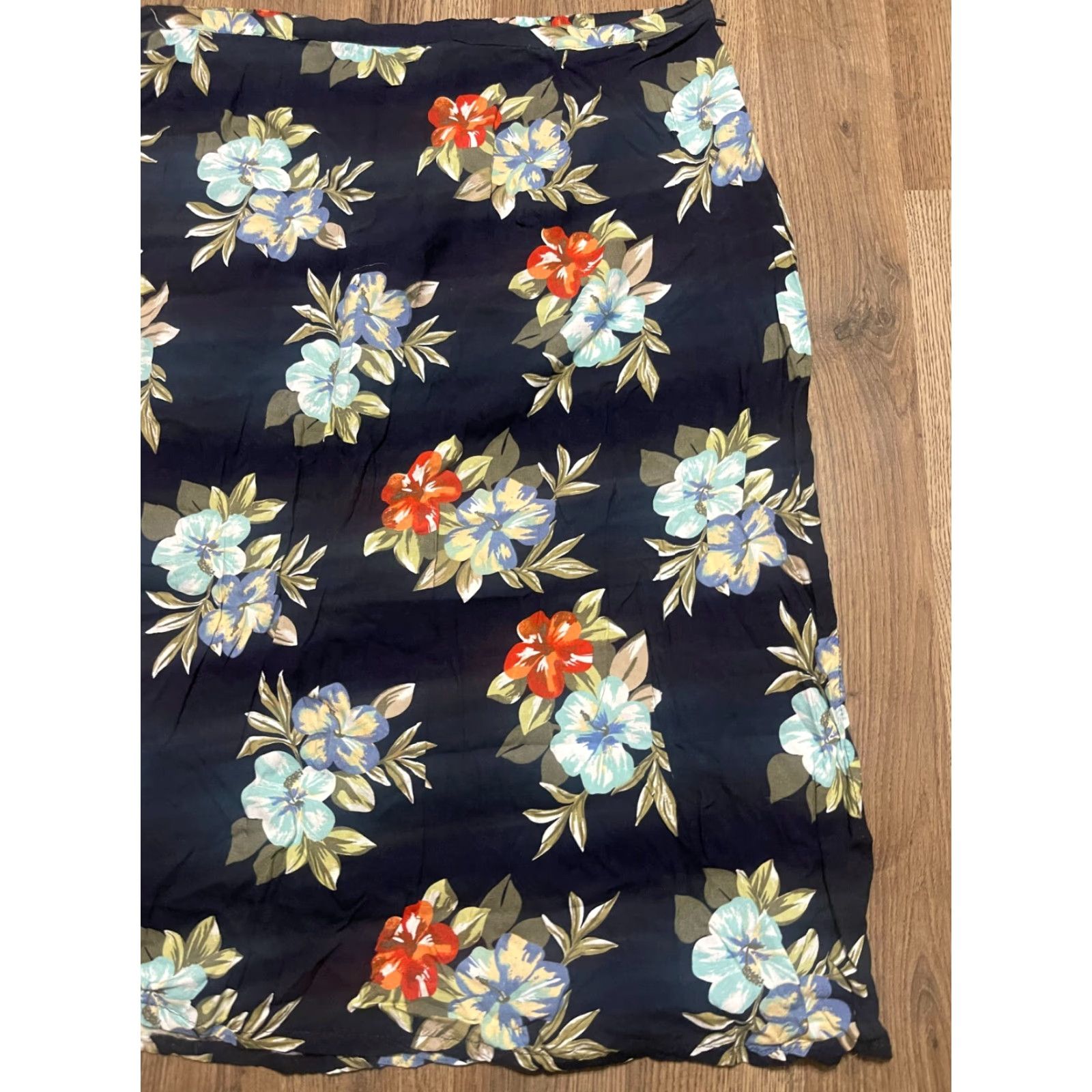 Vintage White Stag Skirt Women's 28W Floral Zip on Side Pull On Size 28" / US 6 / IT 42 - 4 Thumbnail