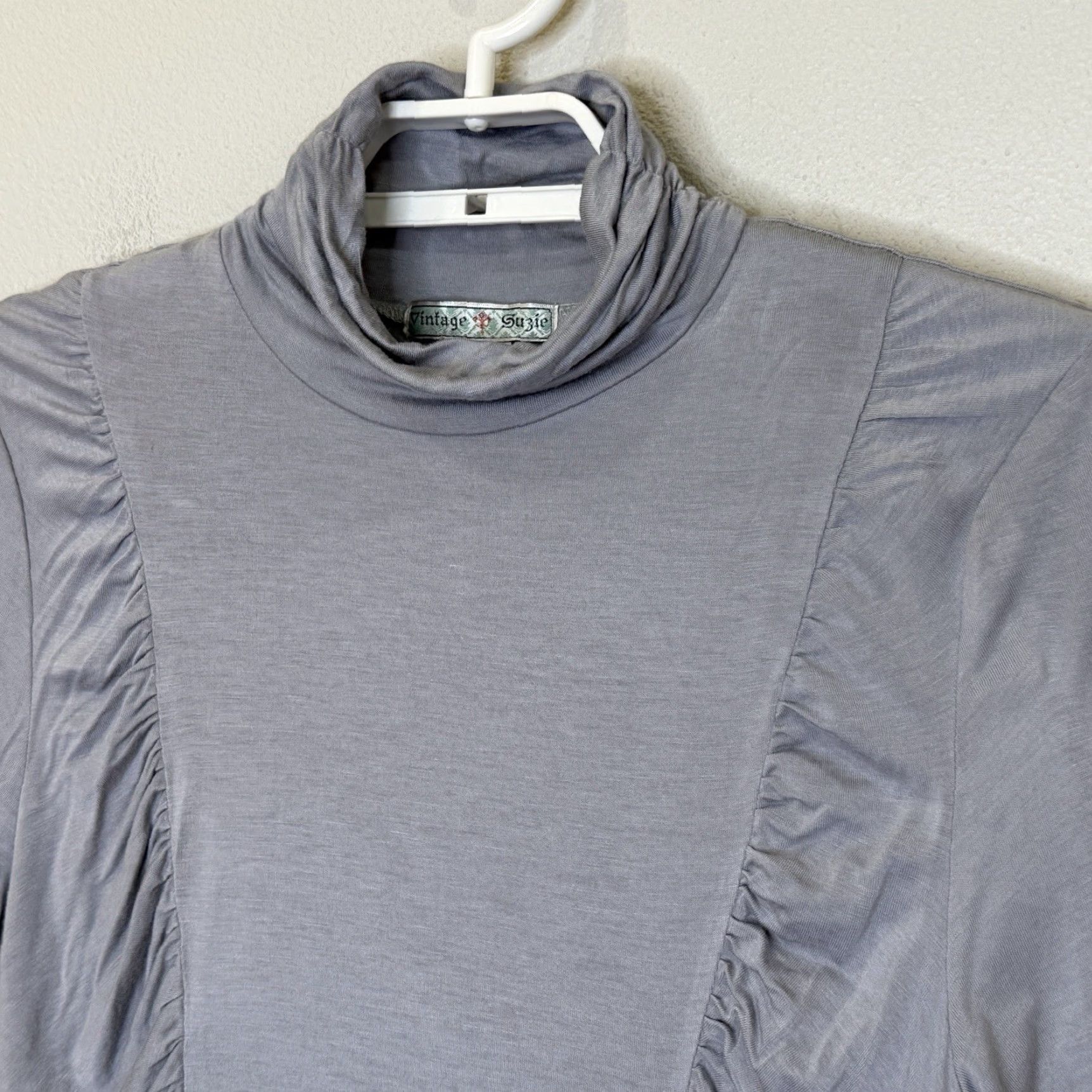 Vintage VINTAGE Suzie Ruched Top Womens L Light Gray Turtleneck 3/4 Sleeve Rayon Spandex Stretch Blouse Size L / US 10 / IT 46 - 2 Thumbnail