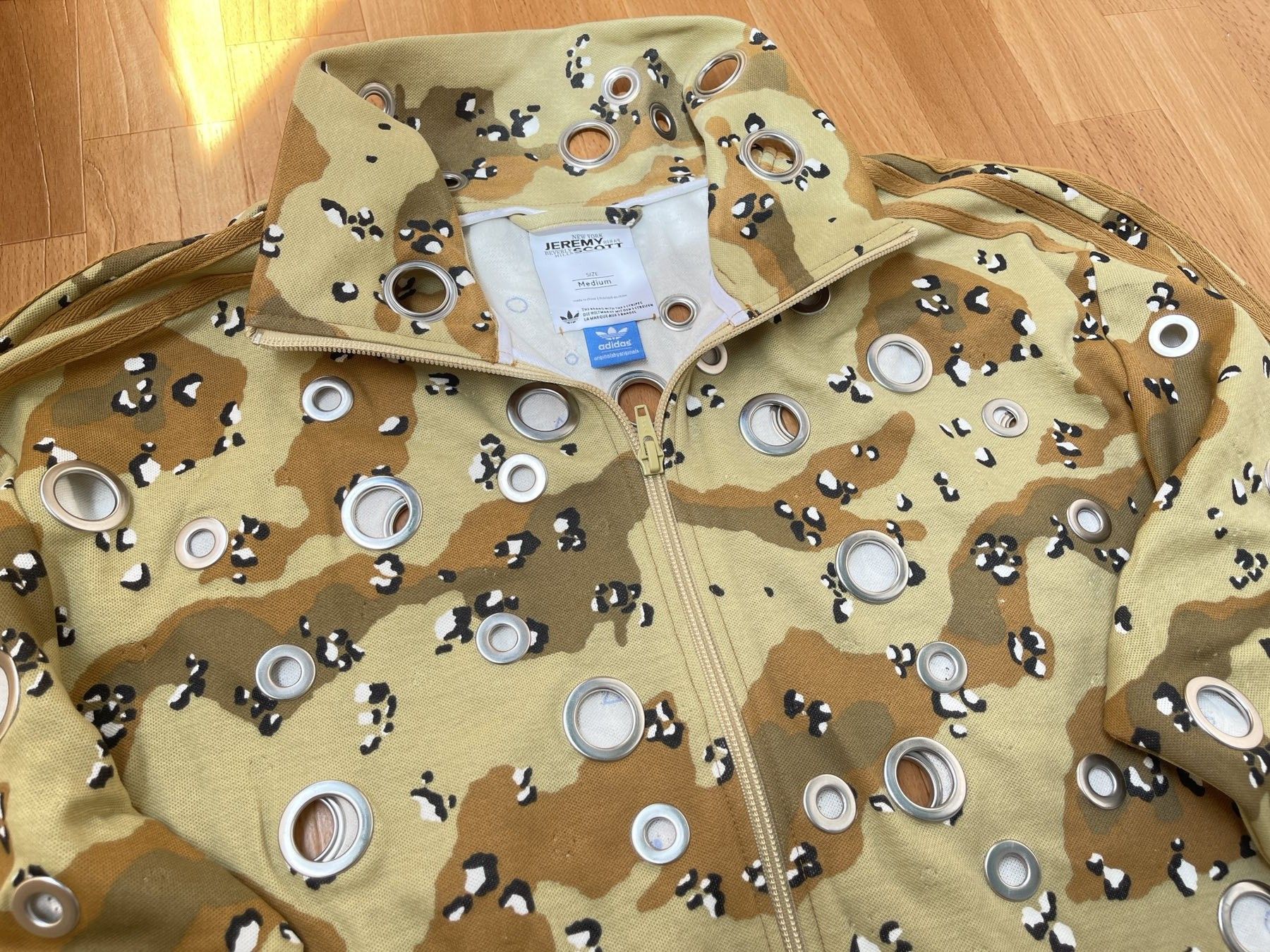 Adidas × Jeremy Scott Adidas Jeremy Scott Jacket Camo Firebird crystal hole O27142 Size US M / EU 48-50 / 2 - 15 Thumbnail