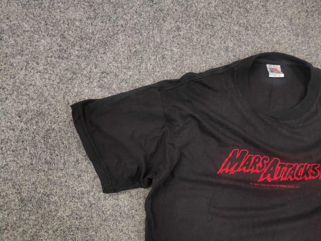 Vintage Vintage 1997 Mars Attacks Movie Home Video Promo T-shirt tee Size US XL / EU 56 / 4 - 7 Thumbnail