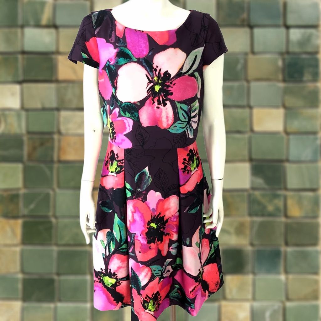 Vince Camuto Vince Camuto Dress Floral All Over Print Purple Knee Length A-Line 10 Tiered Short Sleeve Pullover Round Neck Women’s Size L / US 10 / IT 46 - 1 Thumbnail