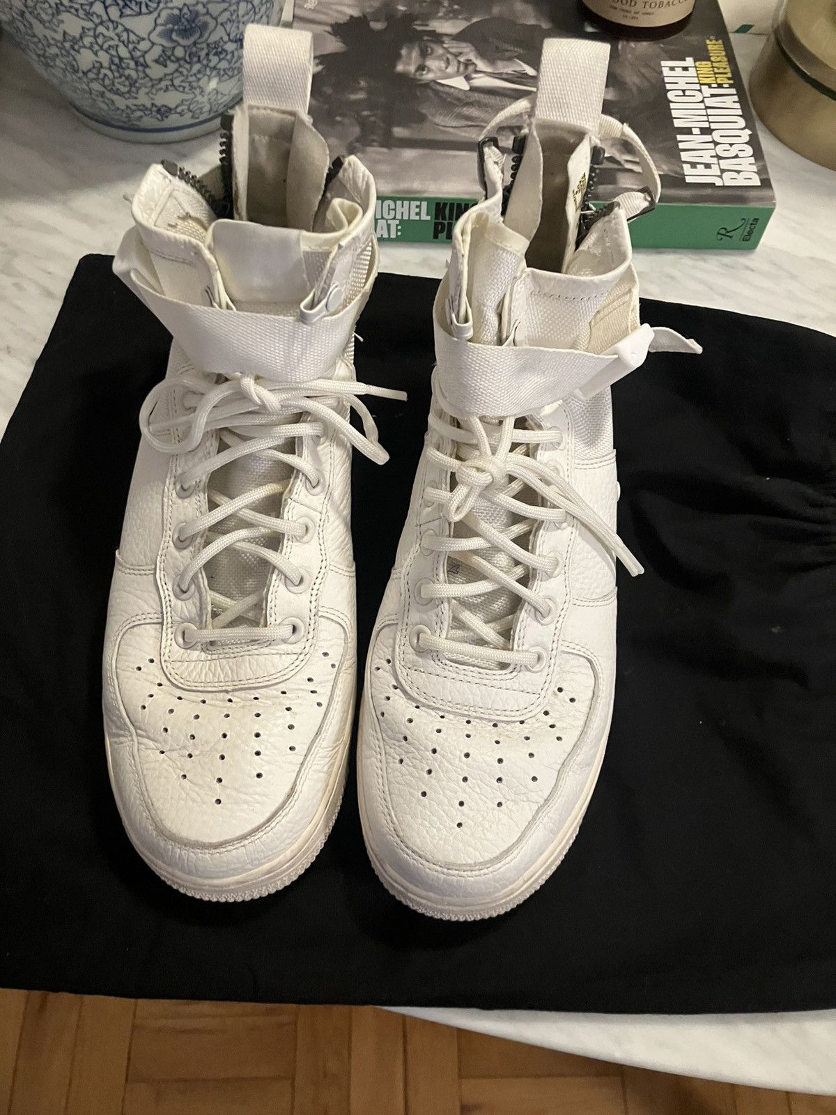 Nike Nike SF Air Force 1 Mid QS GS ‘Triple White’ Size US 8 / EU 41 - 5 Thumbnail
