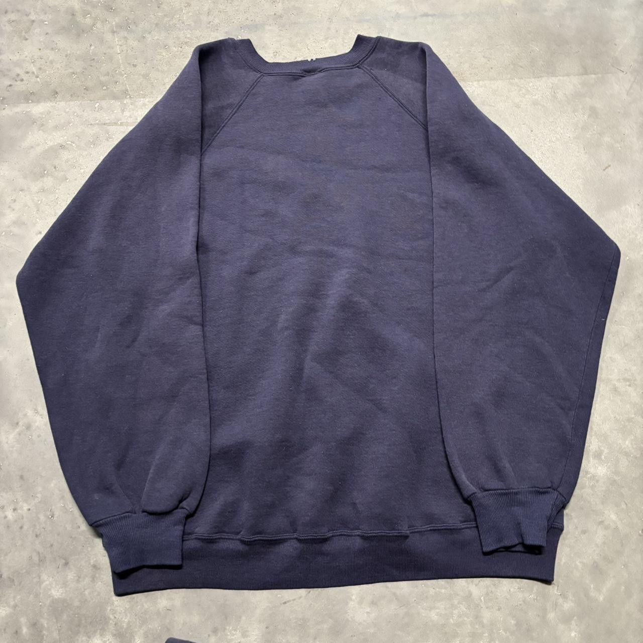 Japanese Brand × Vintage Crazy Vintage 90s Faded Navy Blue Michigan Spellout College Essential Crewneck! Size US L / EU 52-54 / 3 - 7 Thumbnail