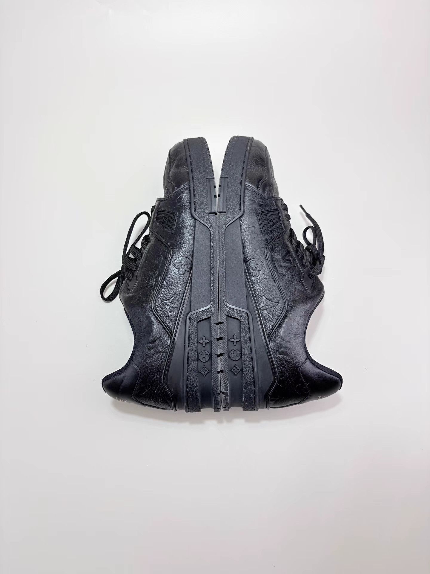 Louis Vuitton LOUIS VUITTON Trainer Black Samurai Embossed Skate Shoes K1 Size US 10 / EU 43 - 4 Thumbnail