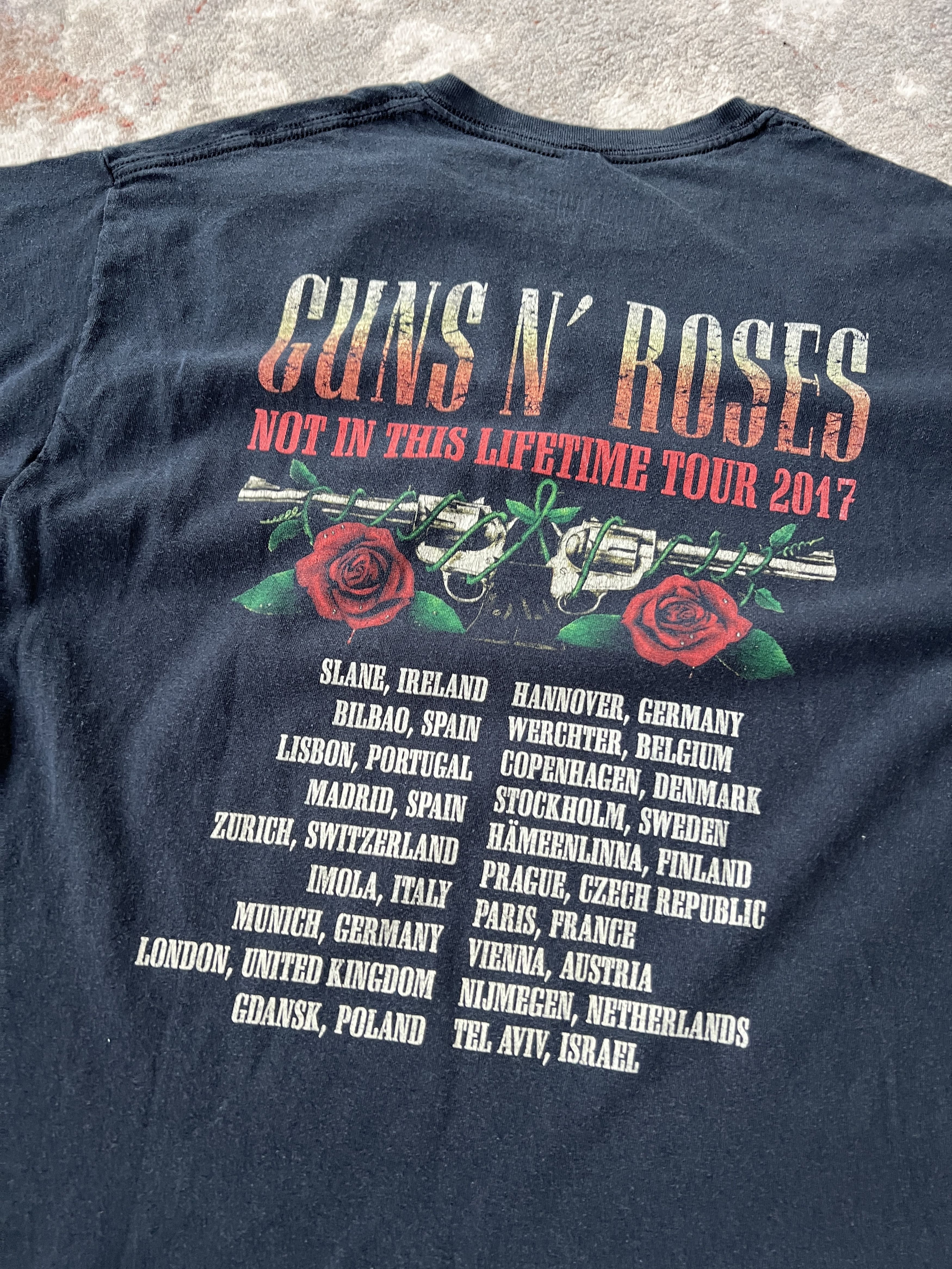 Band Tees Guns N' Roses Not In This Lifetime Tour Tee Size US L / EU 52-54 / 3 - 4 Thumbnail