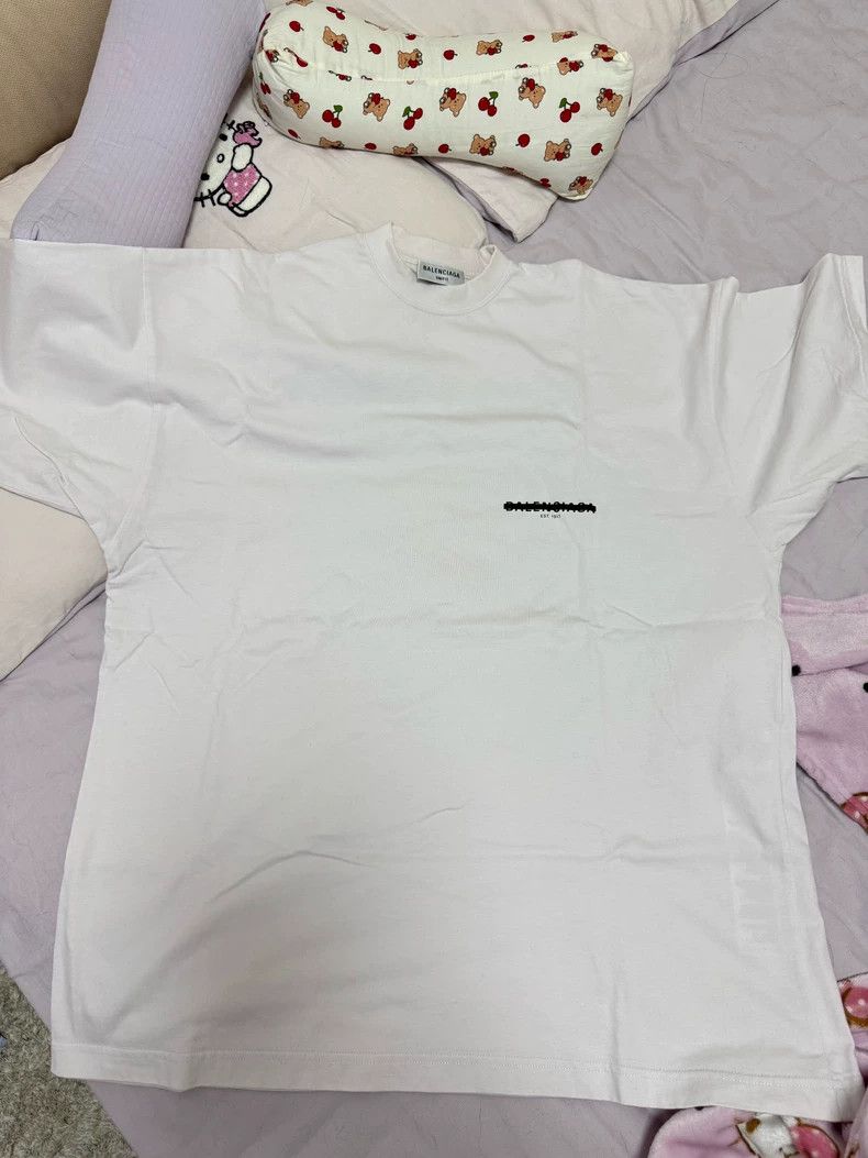Balenciaga Balenciaga Covering letter short sleeve Size US S / EU 44-46 / 1 - 1 Thumbnail