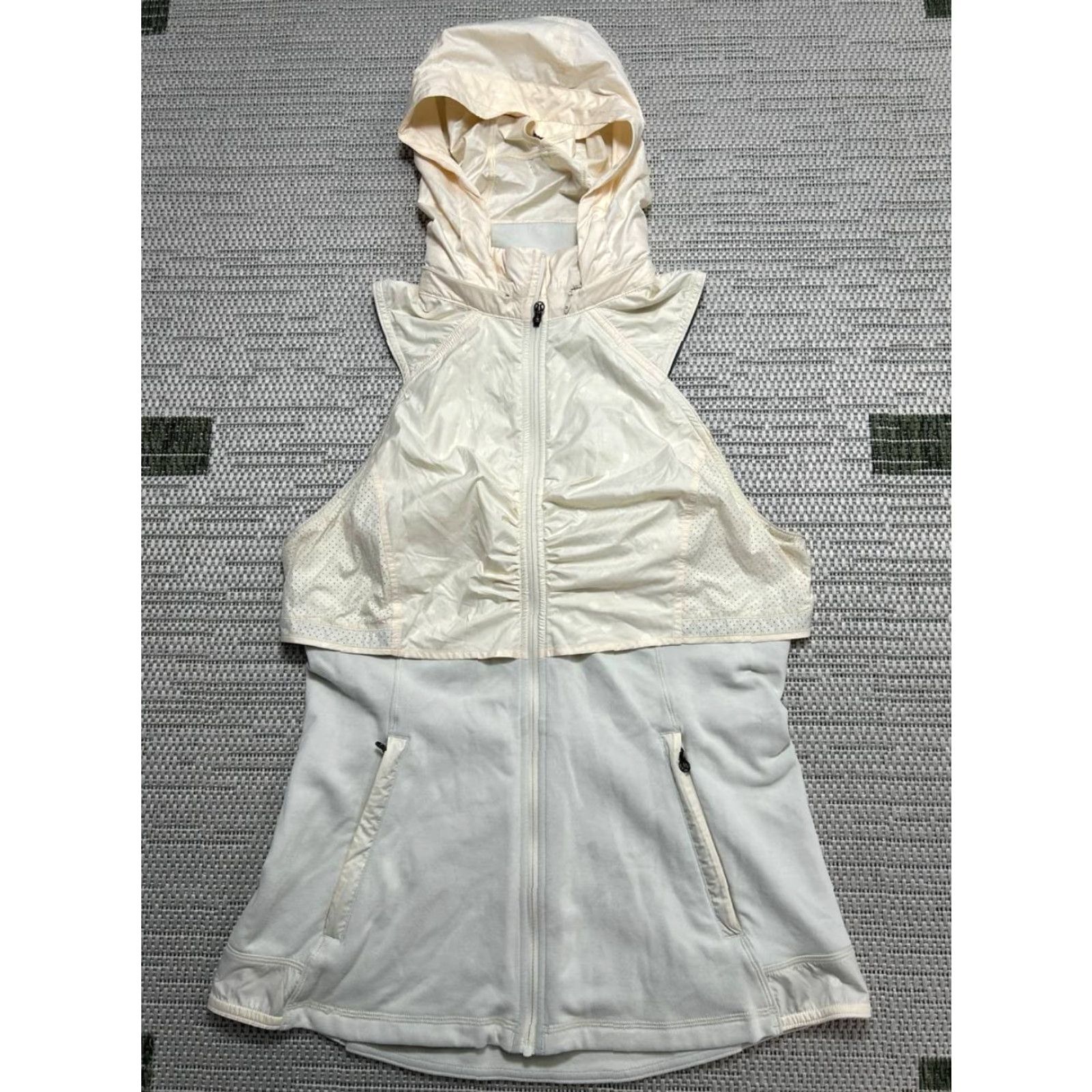 Lululemon Lululemon Kanto Catch Me Vest Womens 8 Beige Water Resistant Sweat Wicking Breathable Hooded Pockets Jacket Vest Size M / US 6-8 / IT 42-44 - 2 Thumbnail
