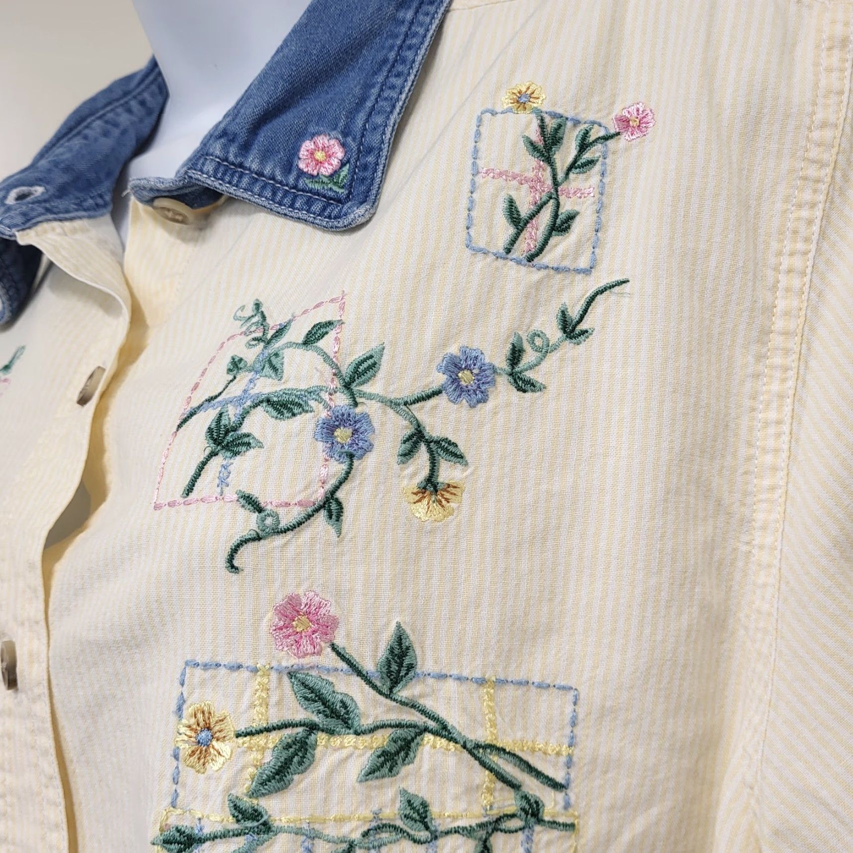 Vintage VINTAGE Bobbi Brooks Women's Shirt L Striped Floral Embroidered Button-Up Yellow Blue 80s Classic Mens Womens Girls Size L / US 10 / IT 46 - 5 Thumbnail