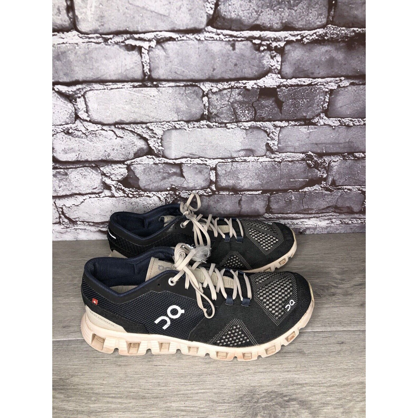 On On Cloud Black White Comfort Gym Lace Up Running Shoes Women Size US 8.5 / IT 38.5 - 18 Thumbnail