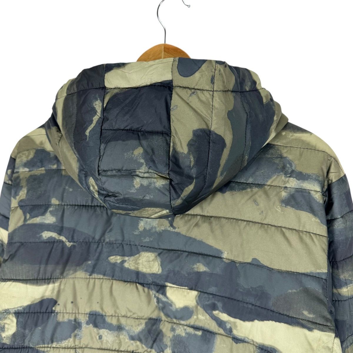 Quicksilver ☀️QUICKSILVER HOODIE CAMO LIGHT PUFFER JACKET Size US L / EU 52-54 / 3 - 7 Thumbnail