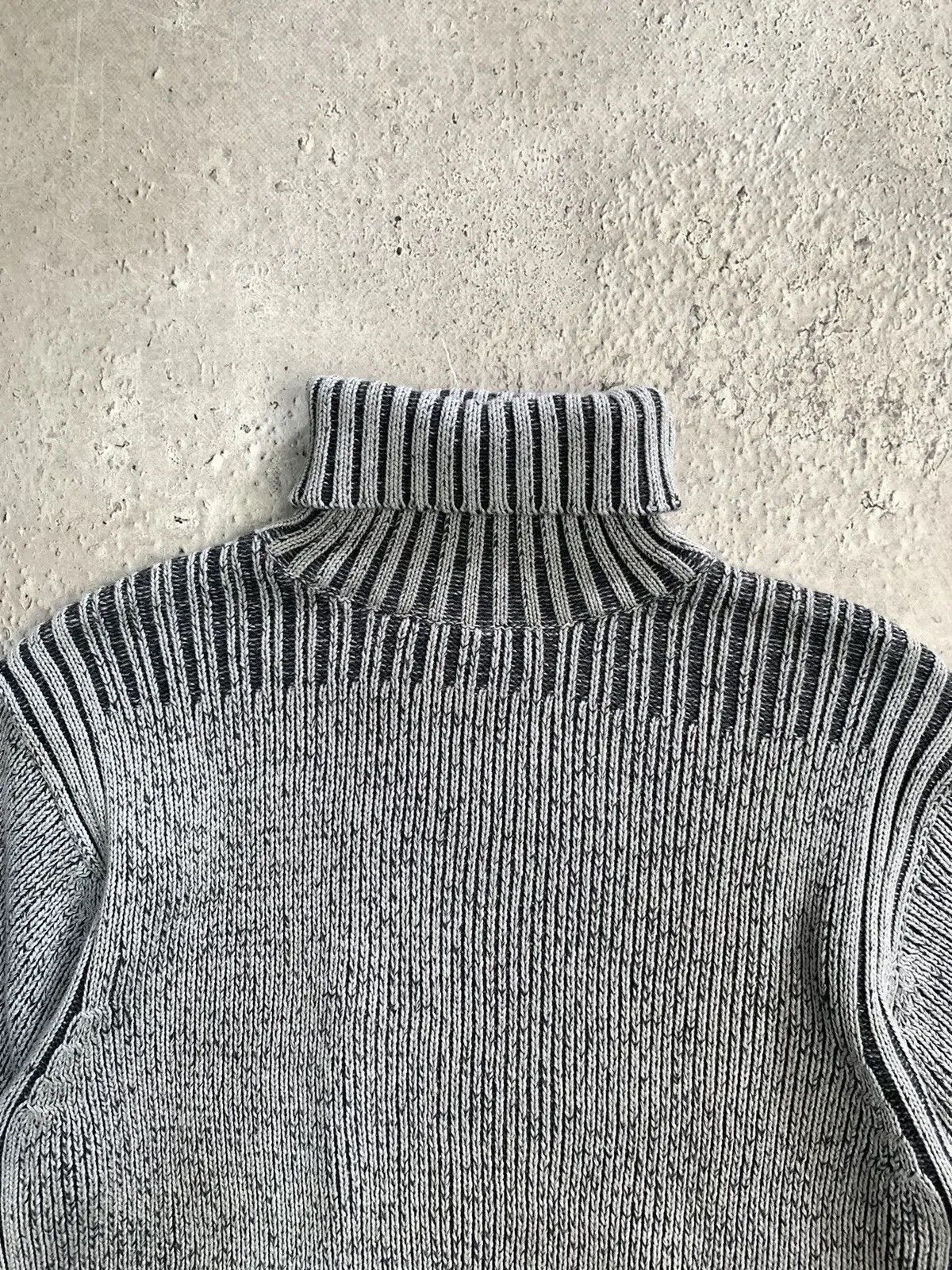 Japanese Brand SALE💣💣 Vintage Y2K Diesel Distressed Faded Effect sweater Size US L / EU 52-54 / 3 - 3 Thumbnail