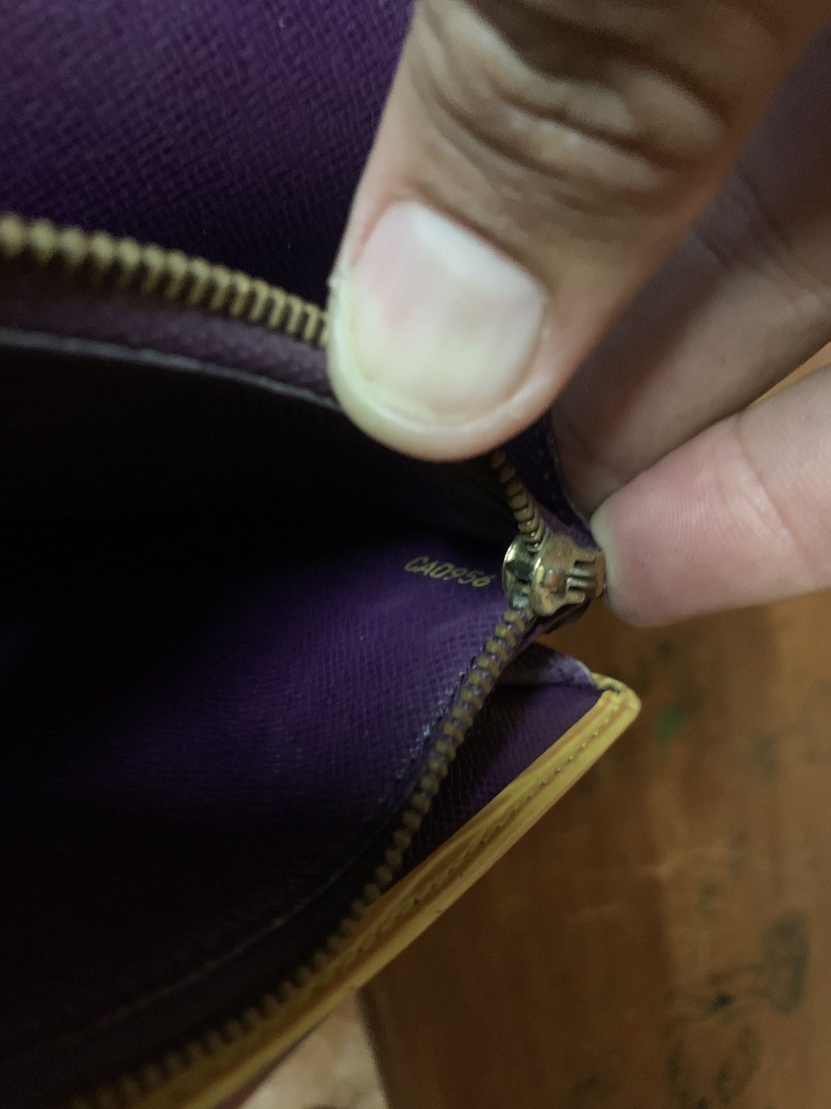 Louis Vuitton EPI Wallet Louis Vuitton Size ONE SIZE - 6 Thumbnail