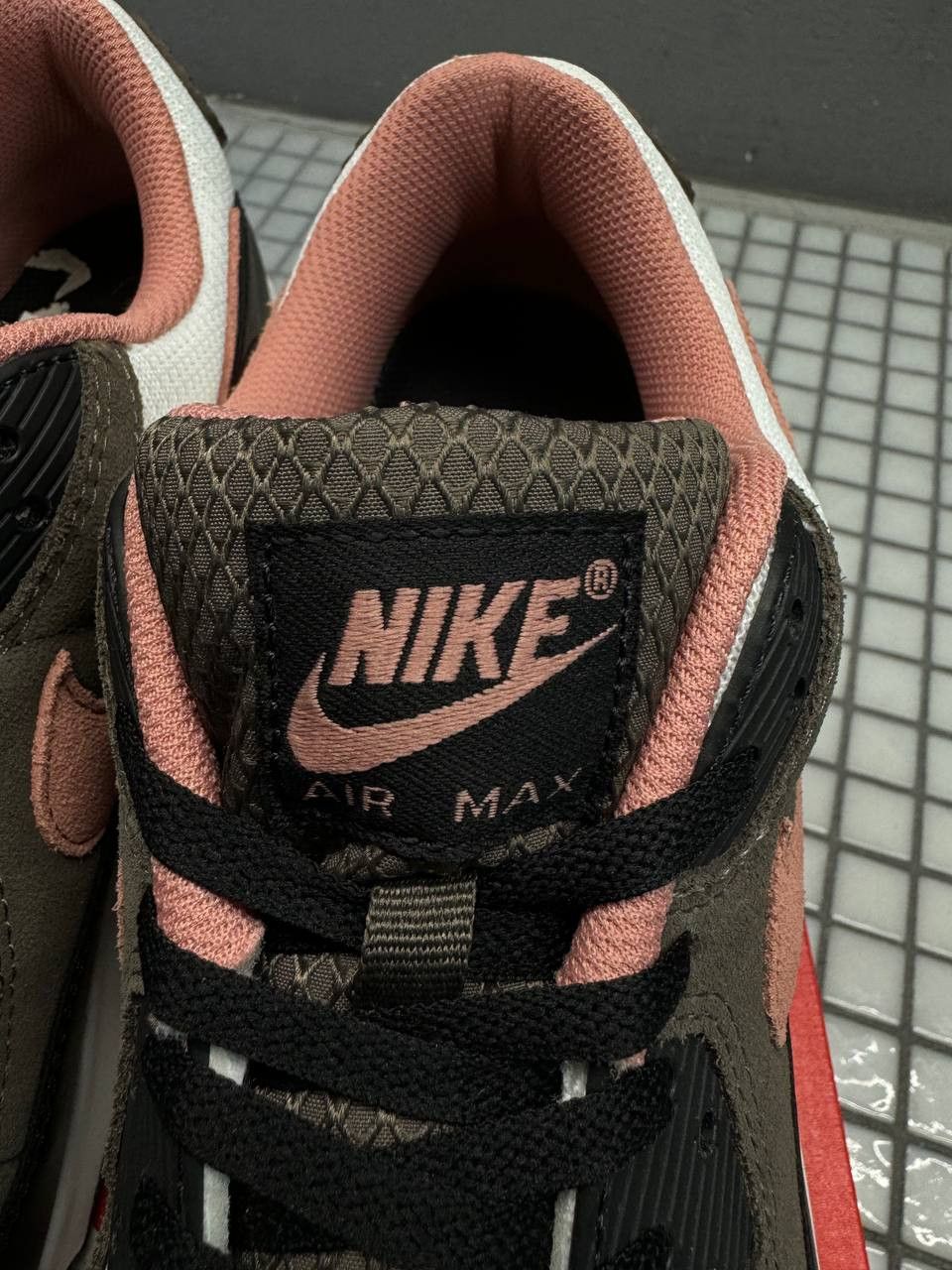 Nike Nike Air Max 90 Essential Size US 12.5 / EU 45-46 - 10 Thumbnail