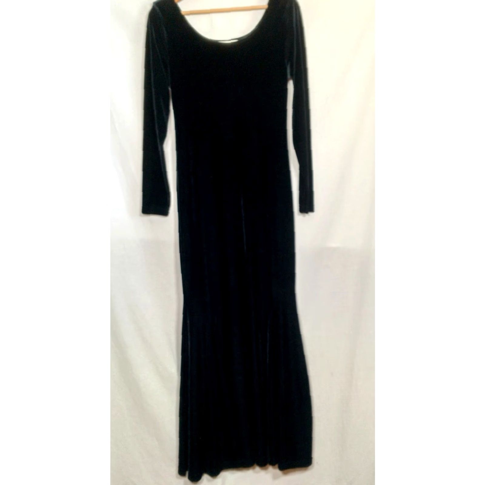 Velour Valerie Stevens Dress Maxi Long Sleeve Black Velour Gothic Whimsigoth Vampire 8 Womens Regular Long Dress, 59.5" Size M / US 6-8 / IT 42-44 - 2 Thumbnail
